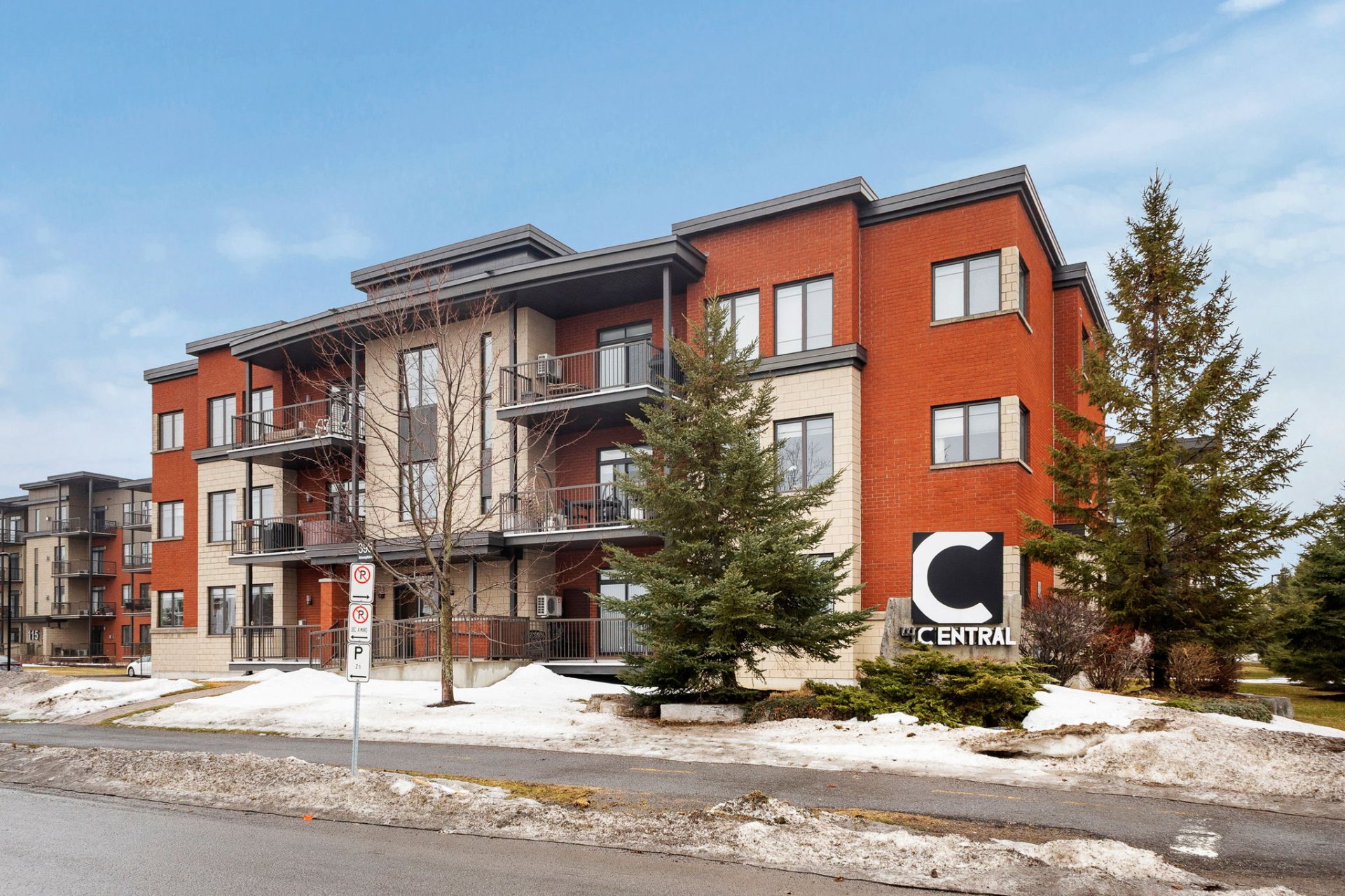 395 Rue de l'Atmosphère 104