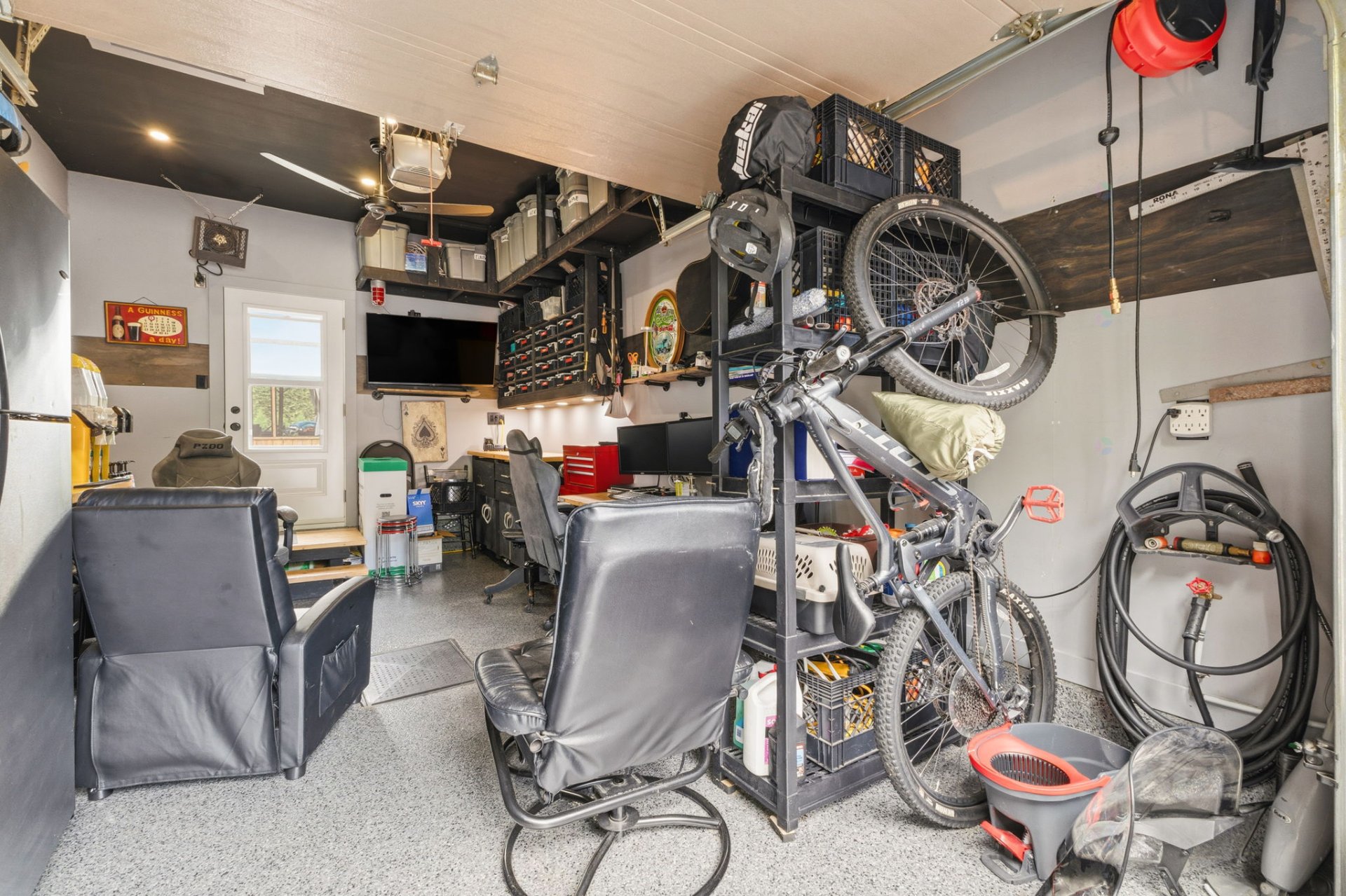 Garage