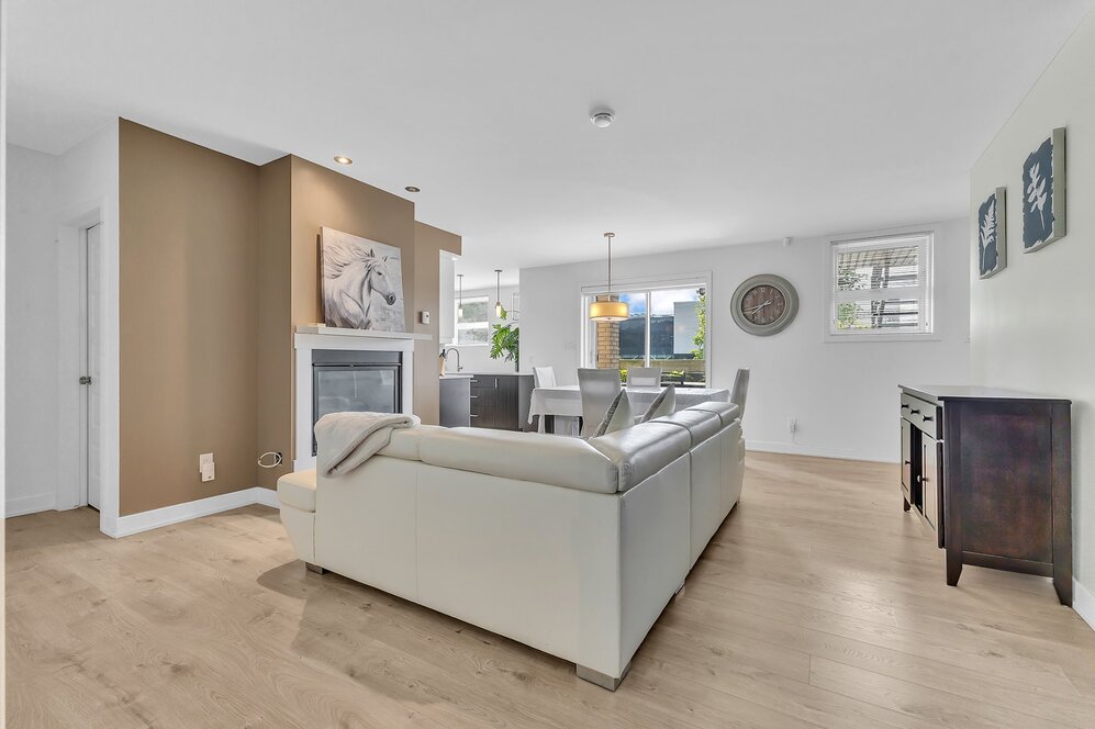 Salon - Avec foyer au gaz naturel