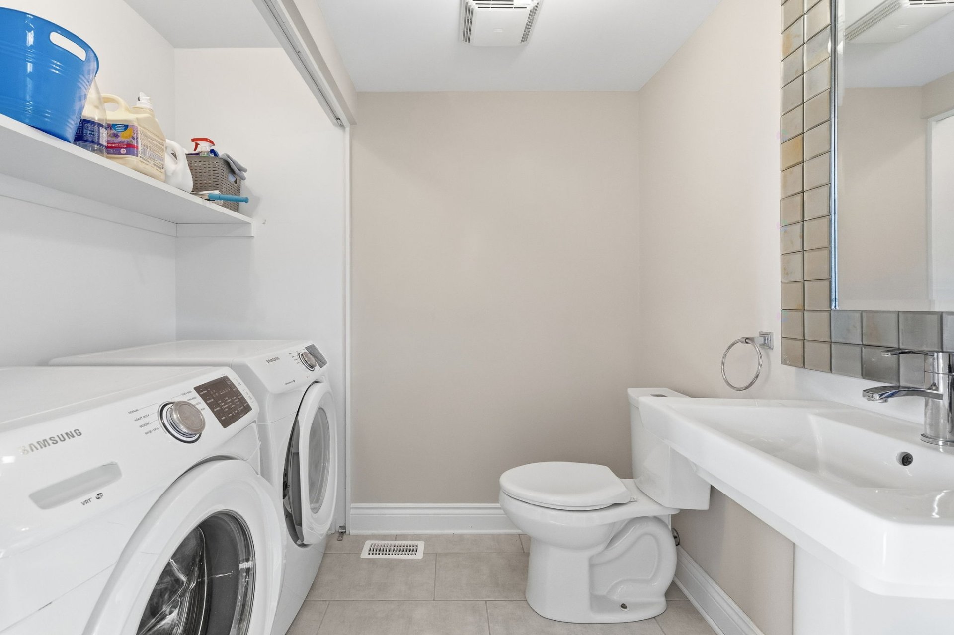 Powder room