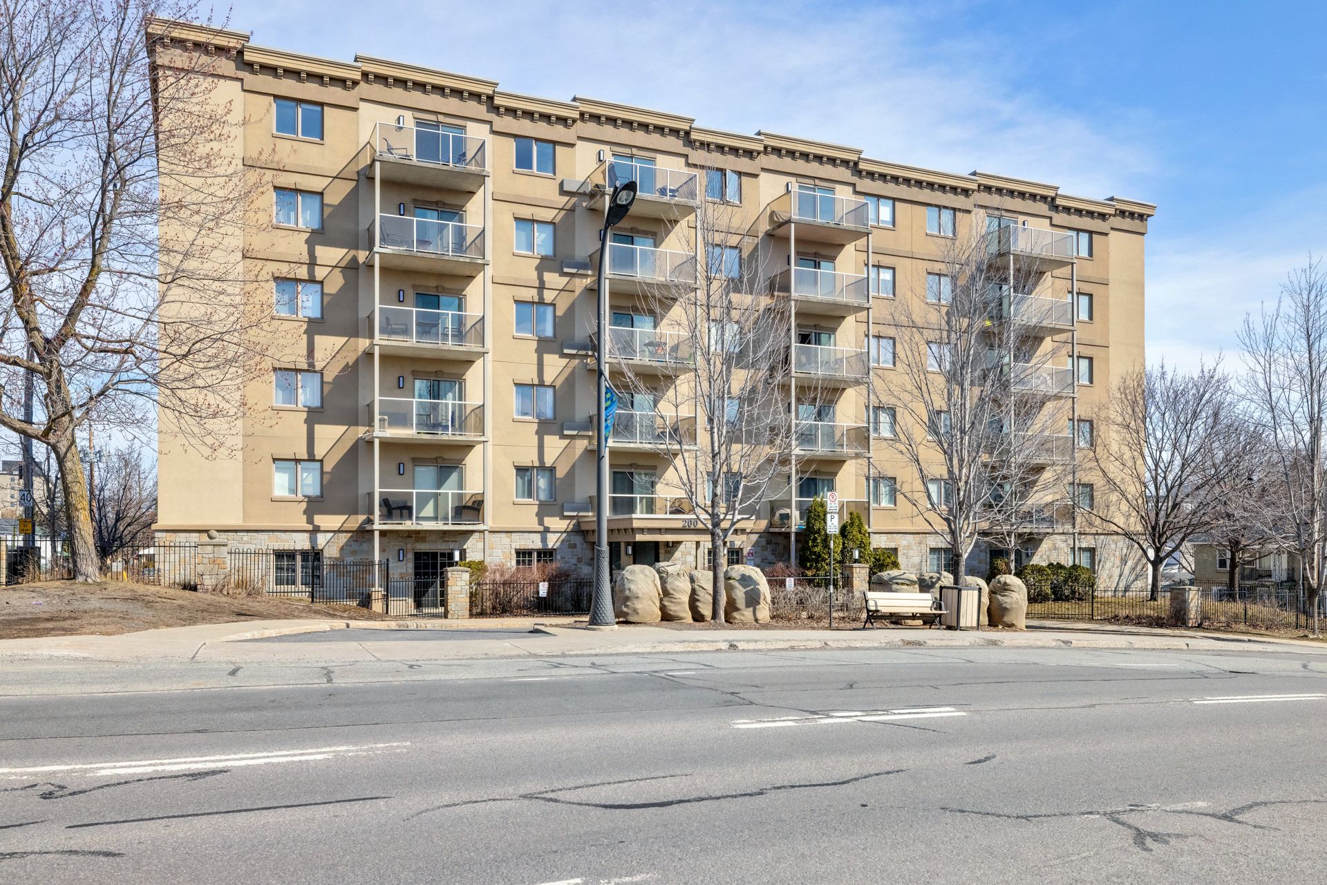 200 Boul. des Allumettières 405