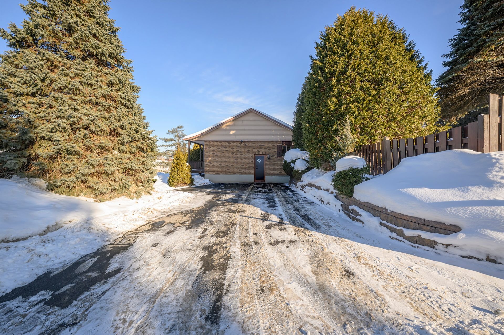 Parking - For more than 6 vehicules