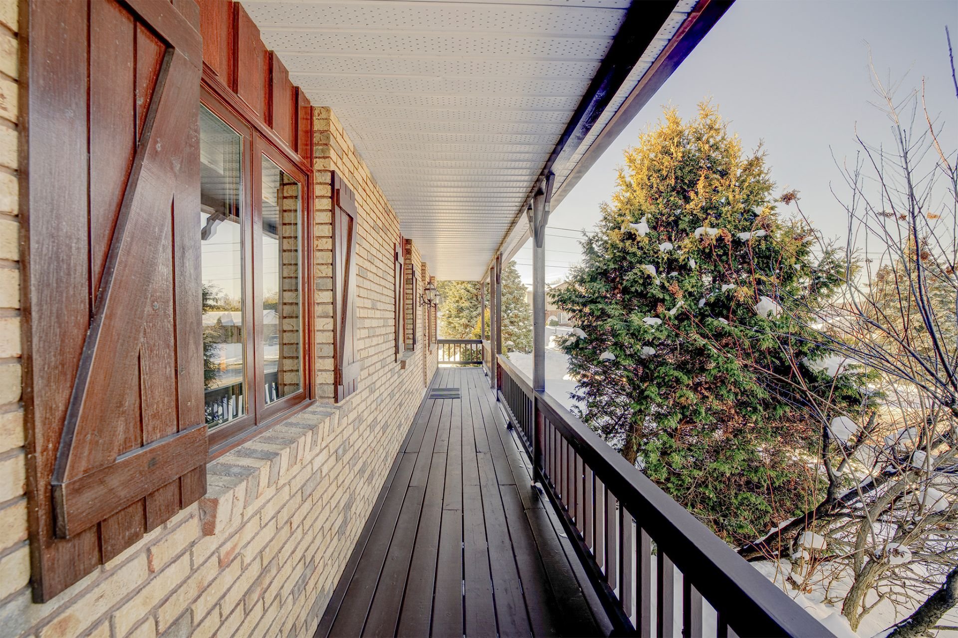 Balcony - Large balcony