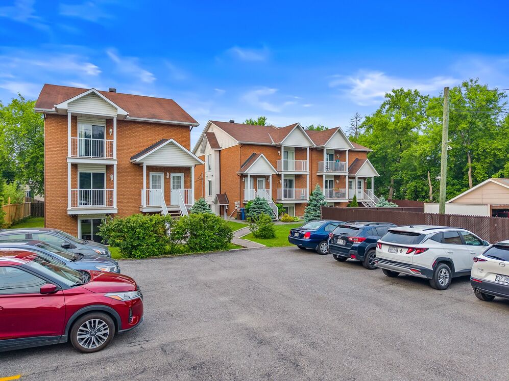 2579-2583 Rue St-Louis 