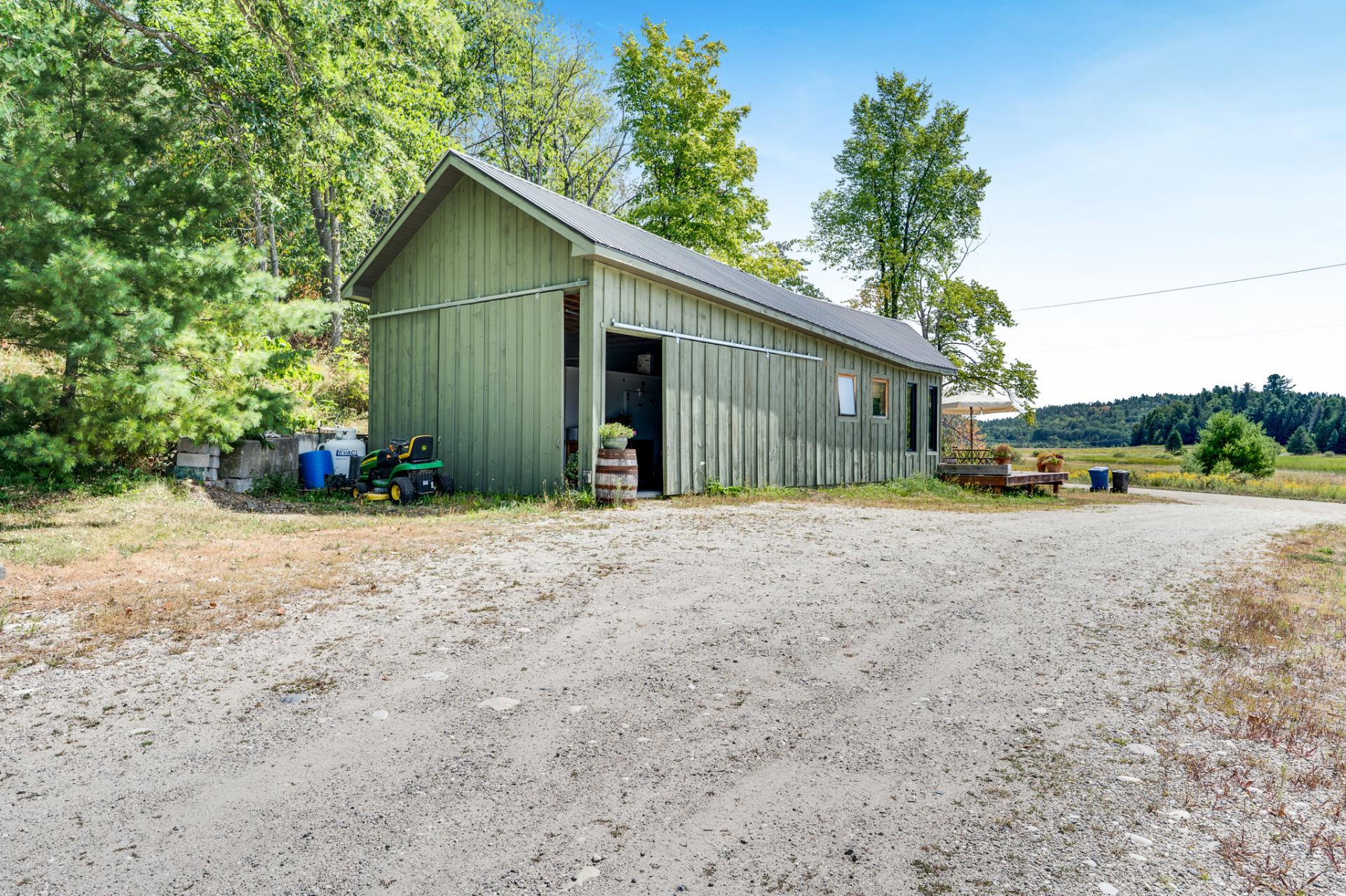 Back facade - Second building, multiple possible uses