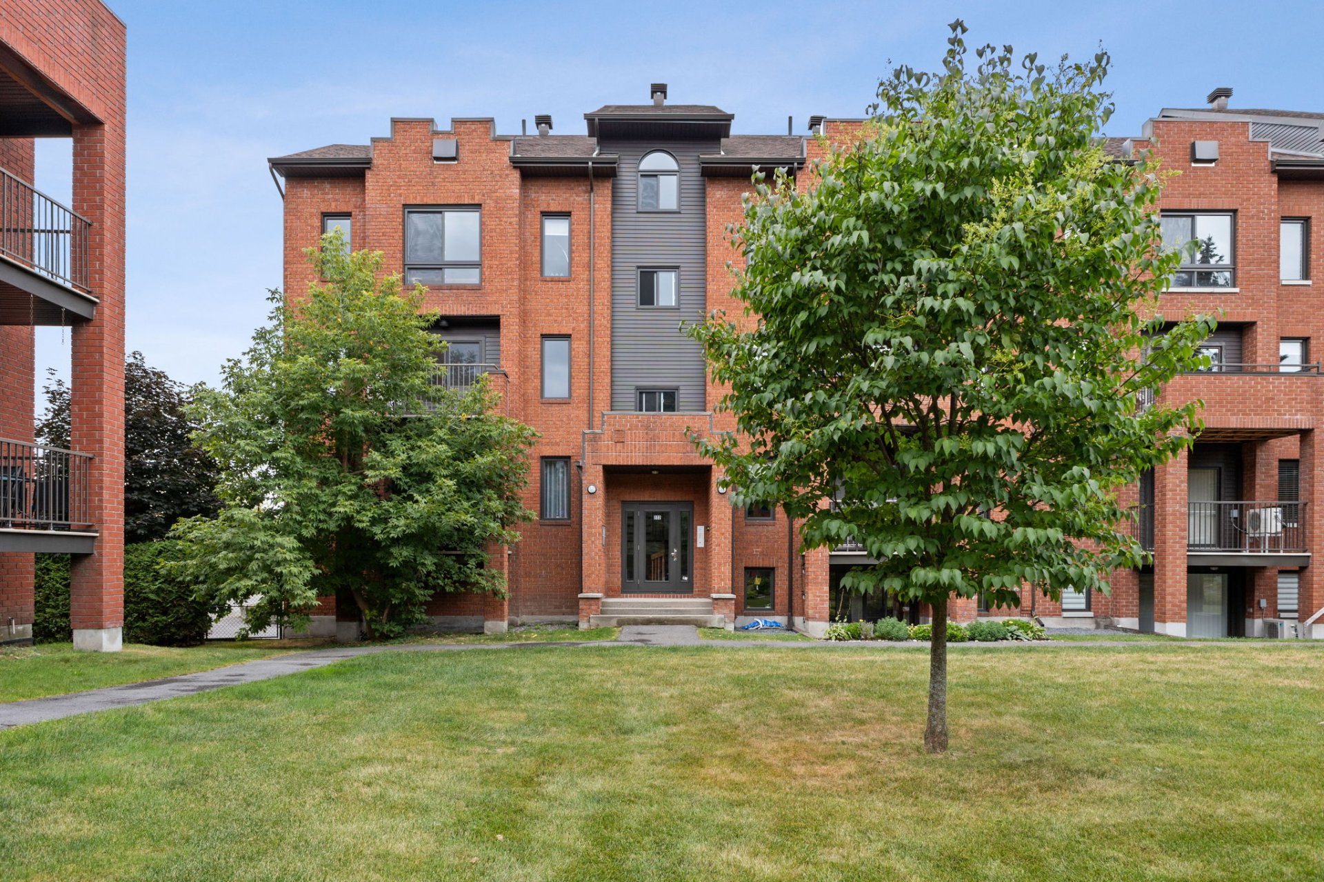 222 Rue de Morency 401