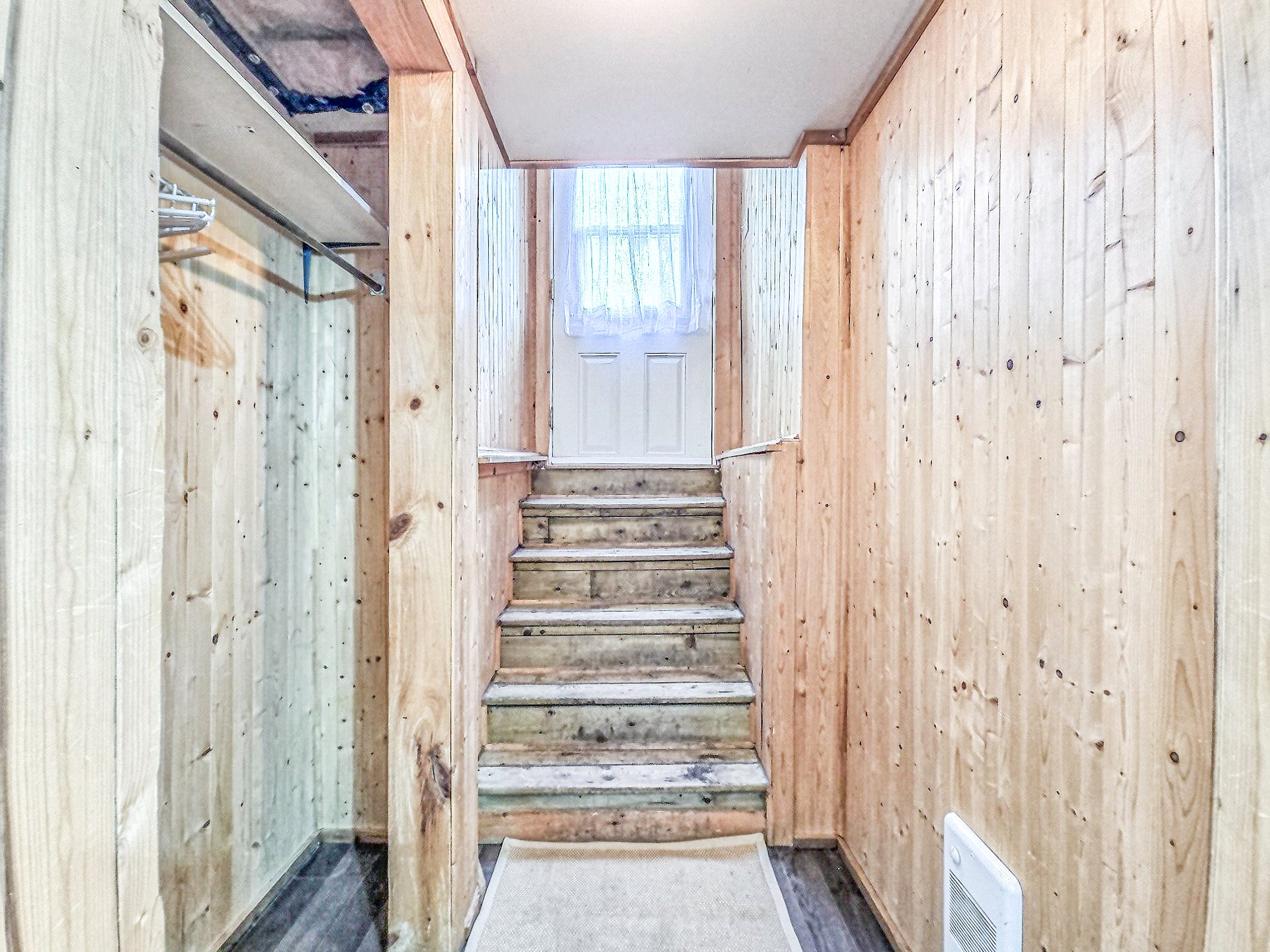 Hallway - apt E à titre d'exemple seulement