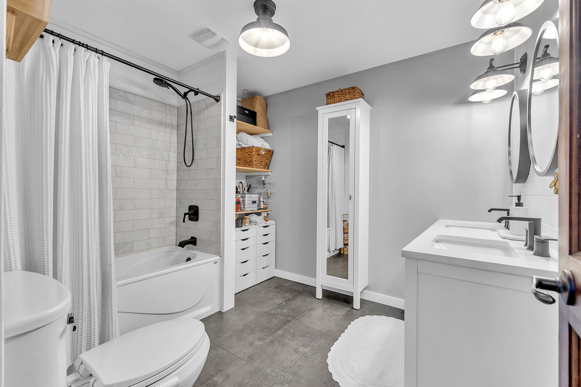 Salle de bains attenante à la CCP