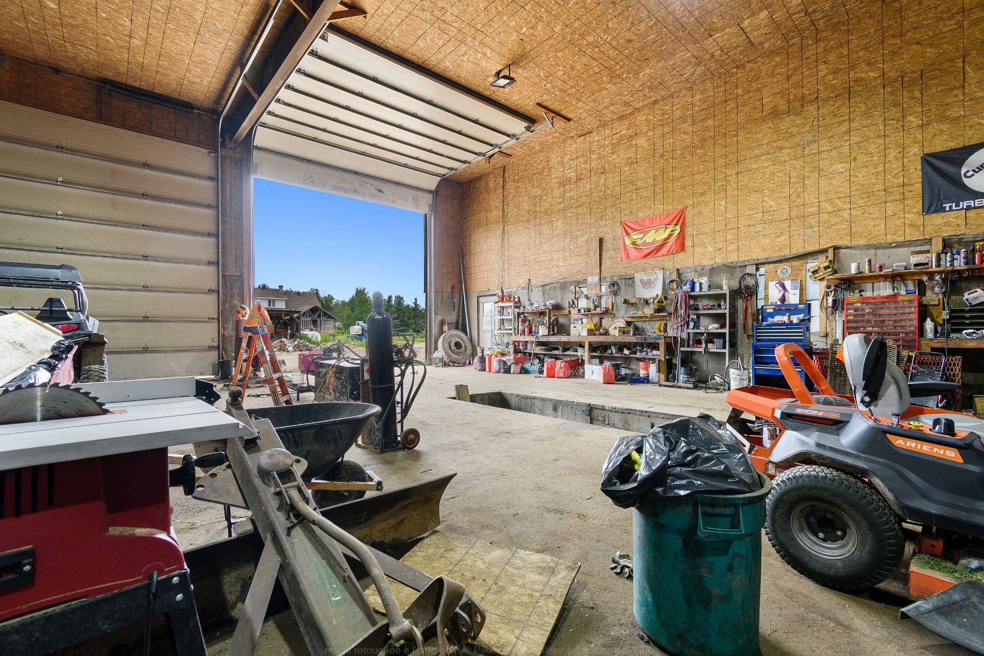 Garage