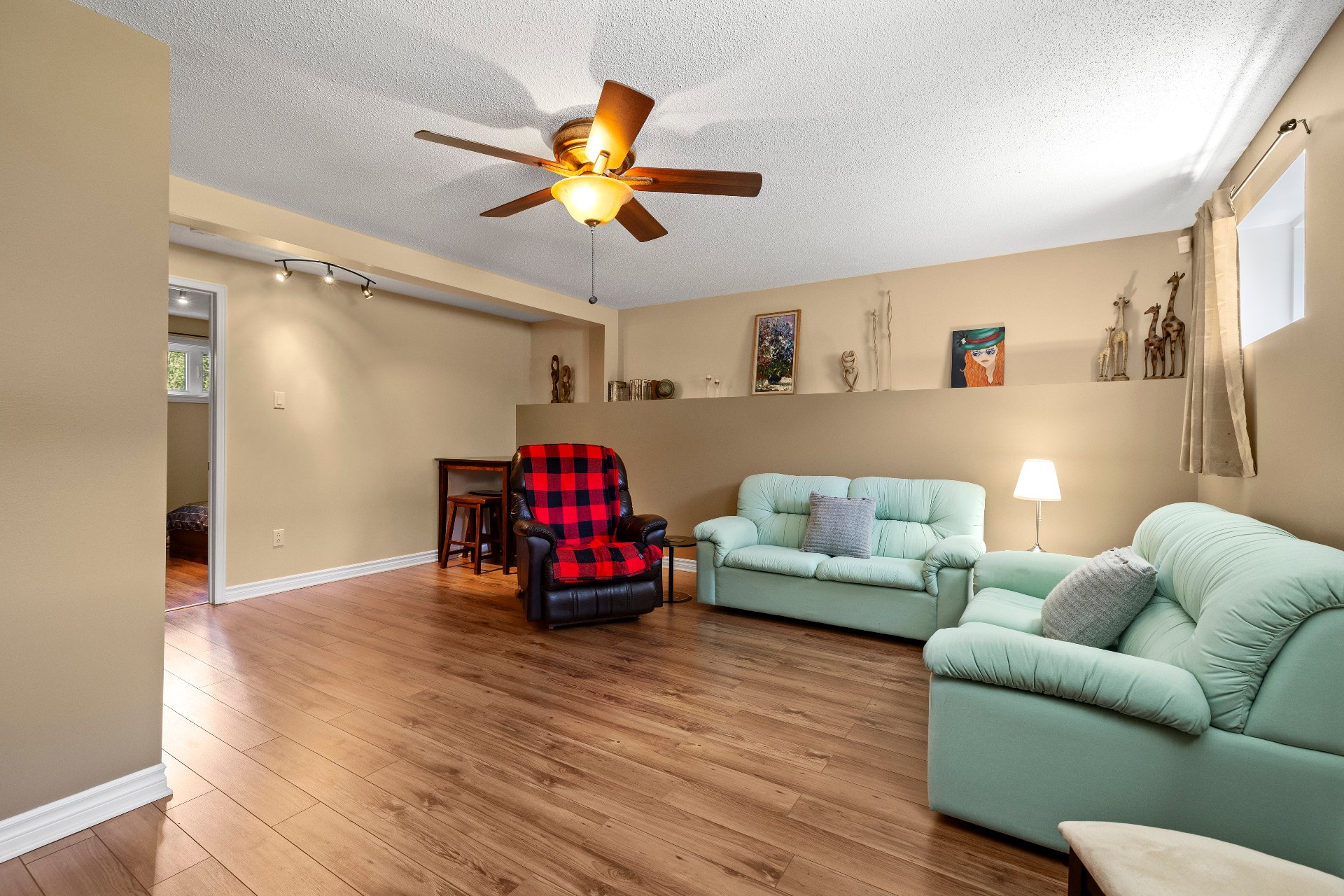 Salle familiale - Salon 3 de 3