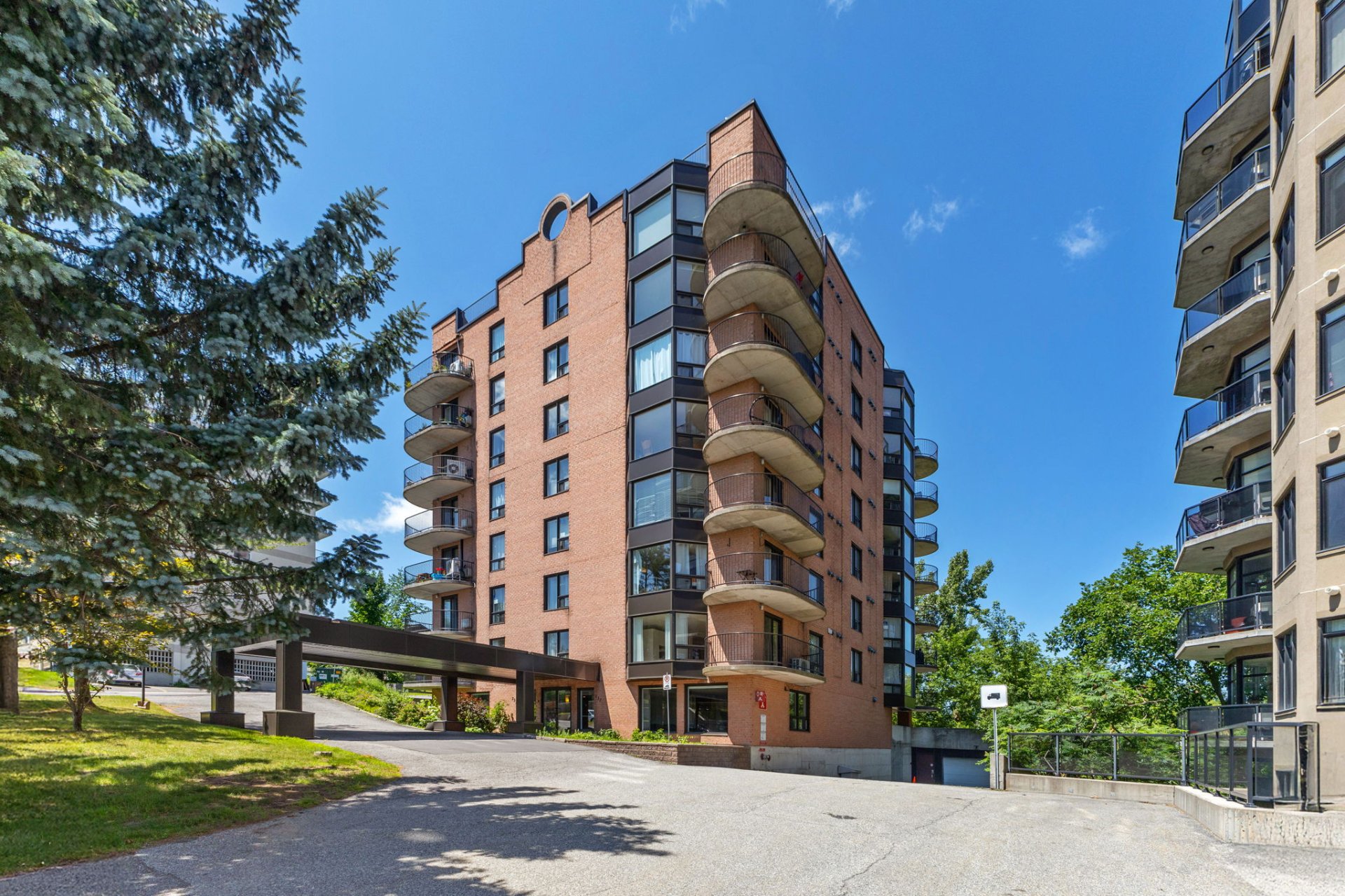 232 Boul. Alexandre-Taché 101