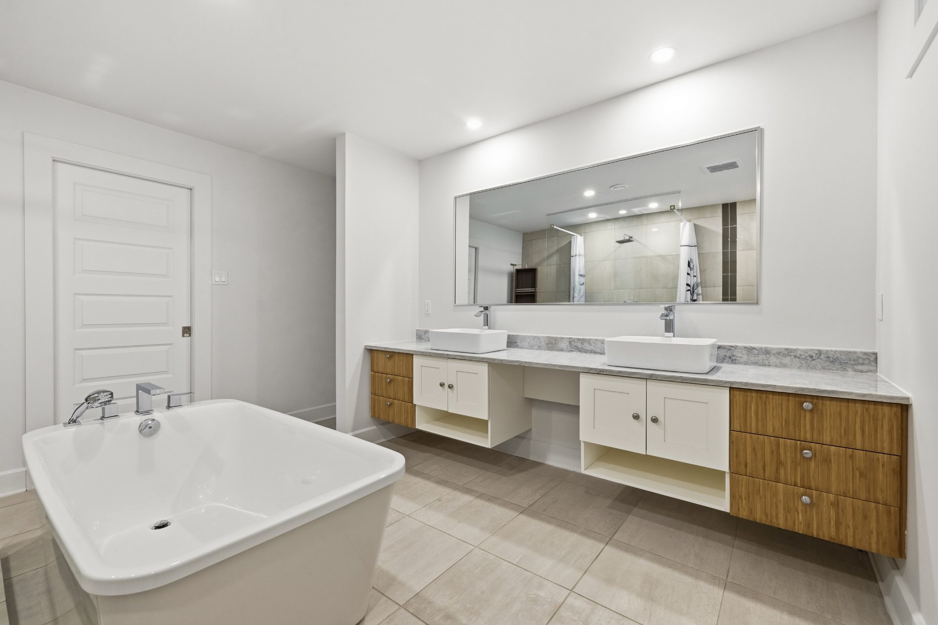 Salle de bains attenante à la CCP