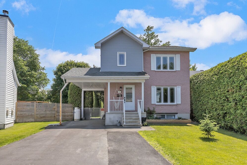 1102 Rue Bel-Air 