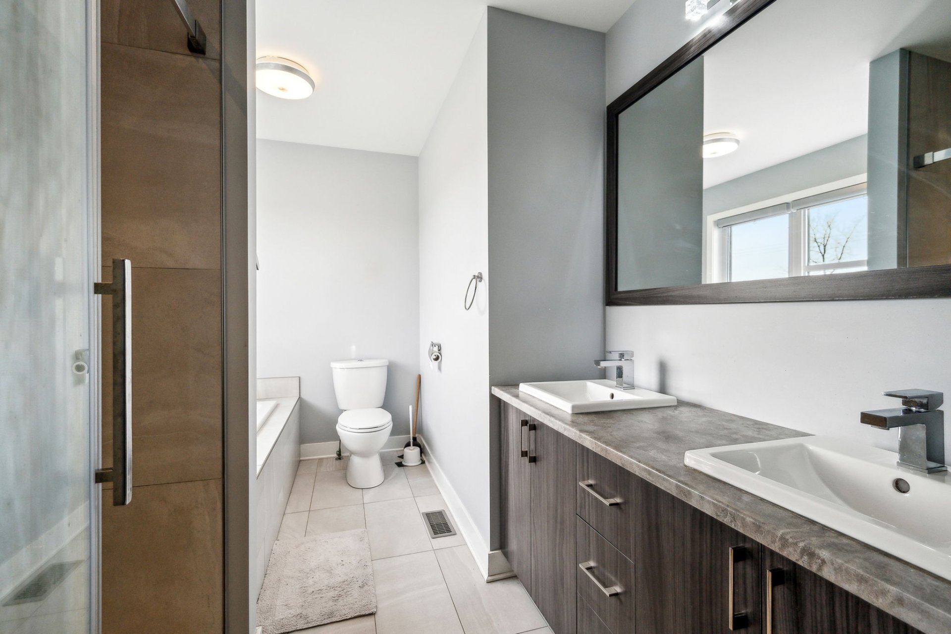 Salle de bains attenante à la CCP