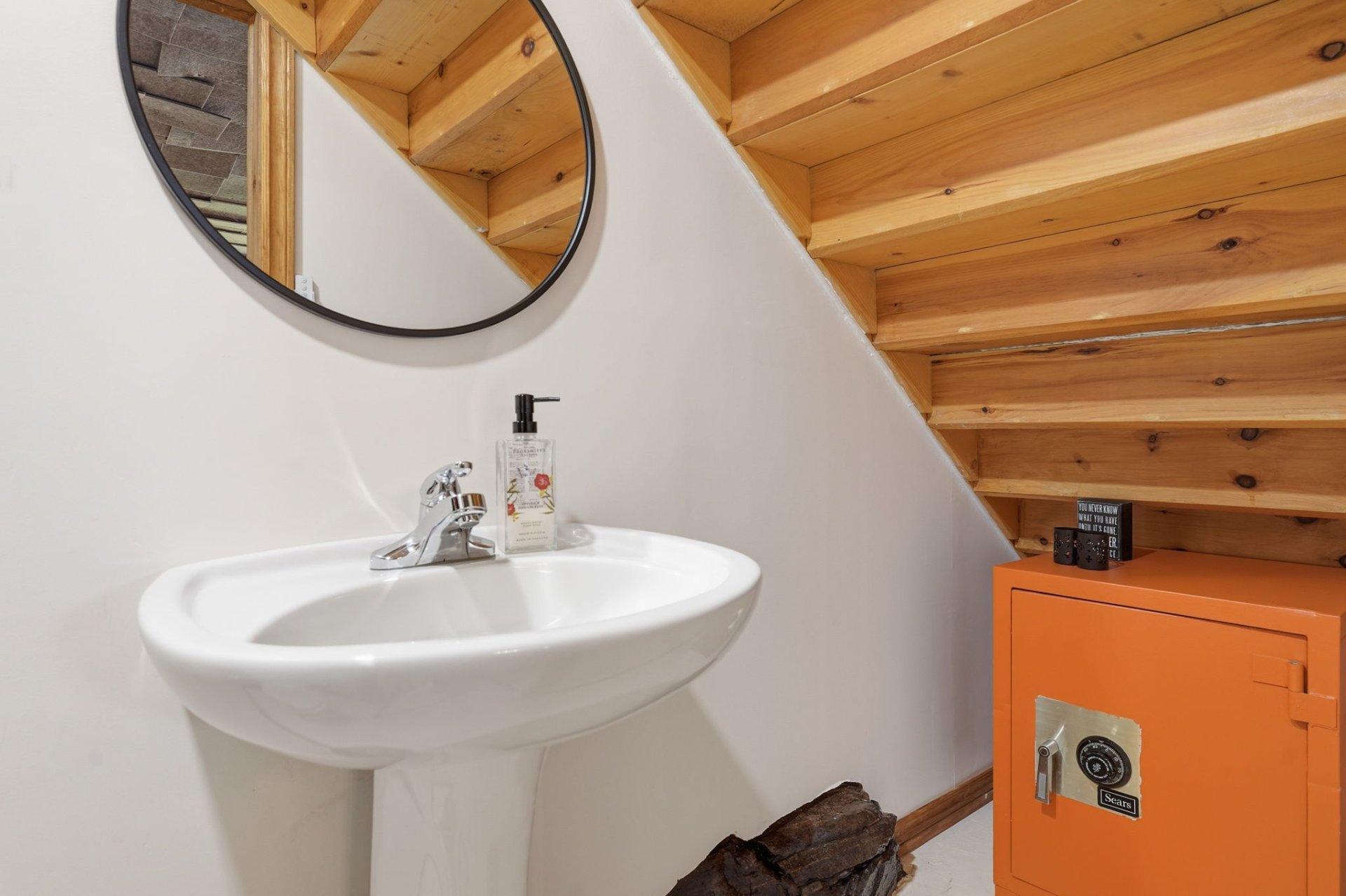 Powder room