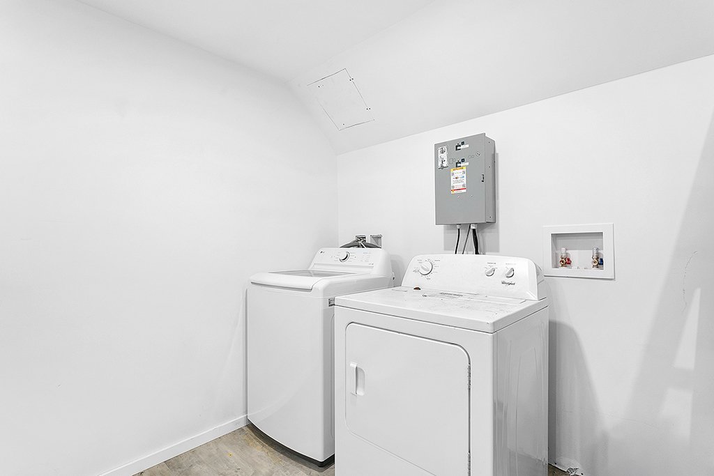 Laundry room - Basement