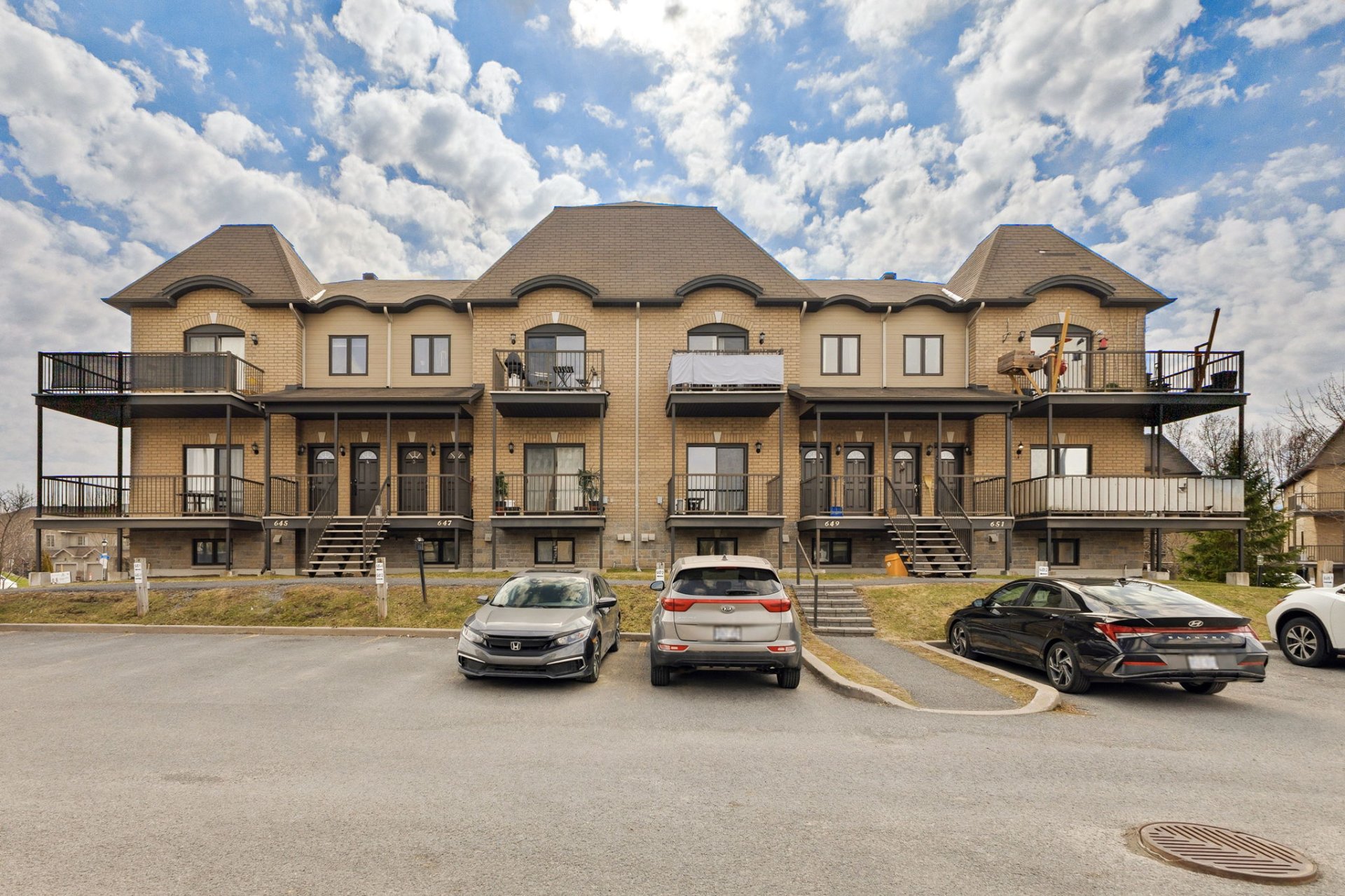 649 Boul. des Grives 2