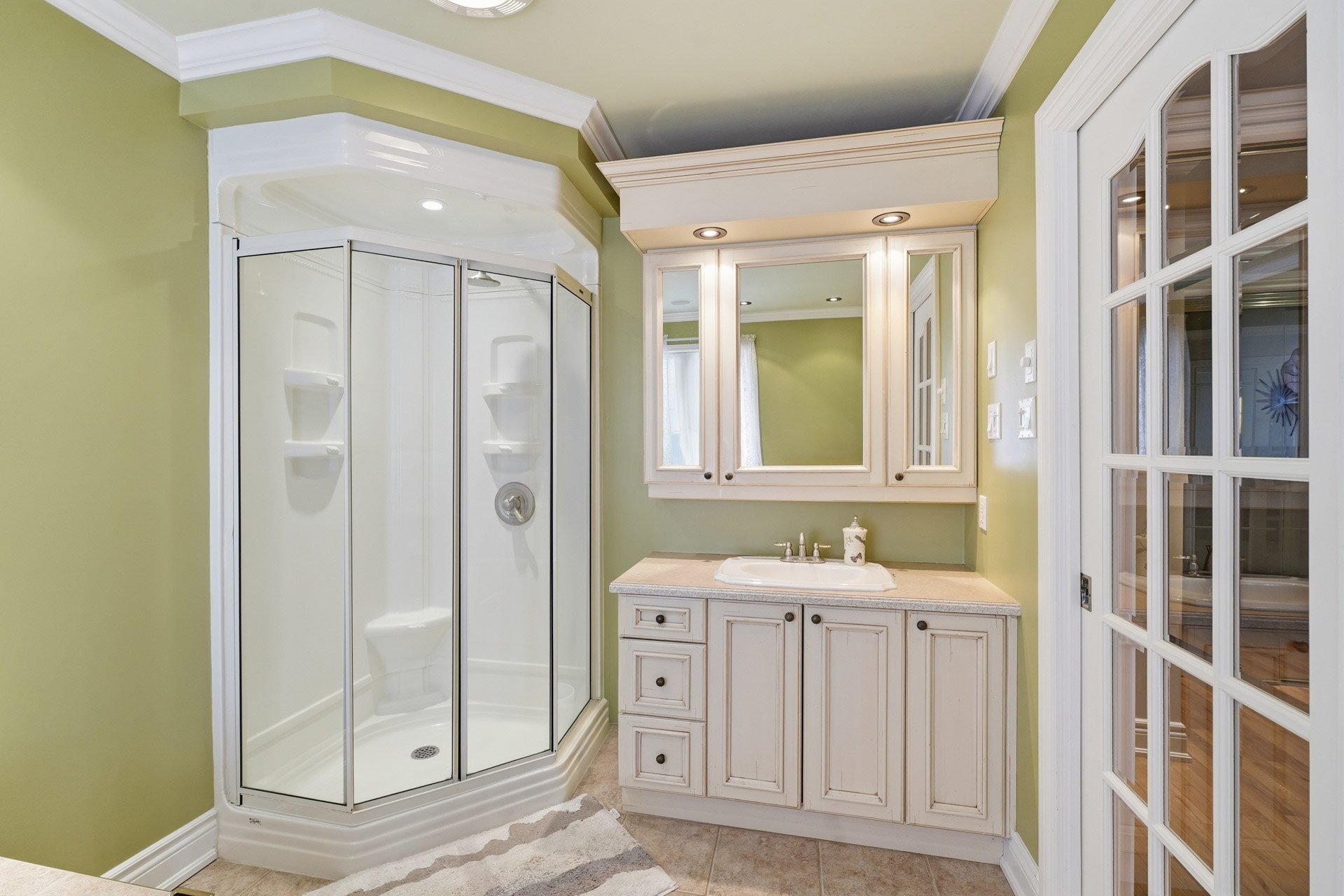 Salle de bains attenante à la CCP