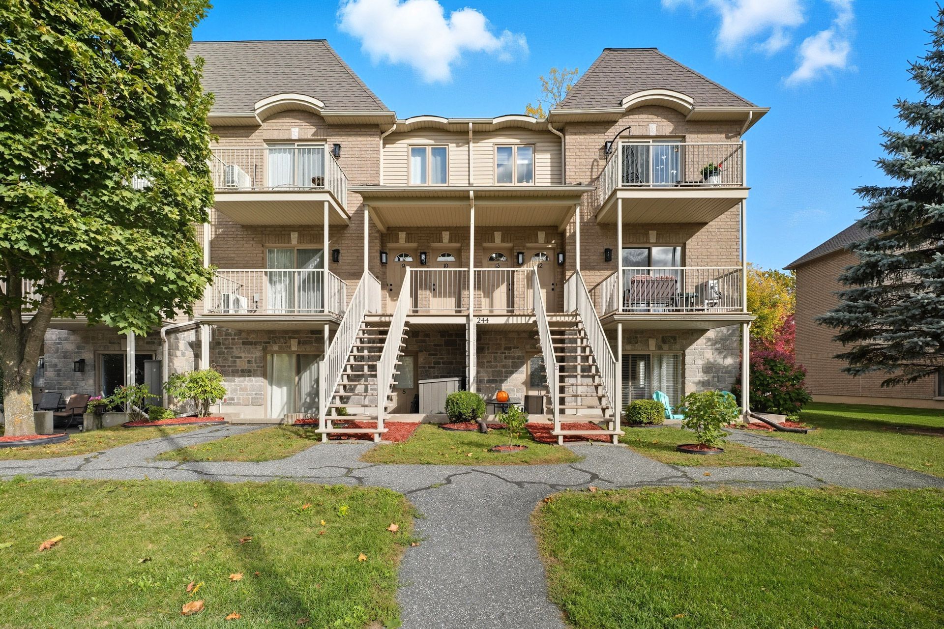 244 Rue Henri-Matisse 12