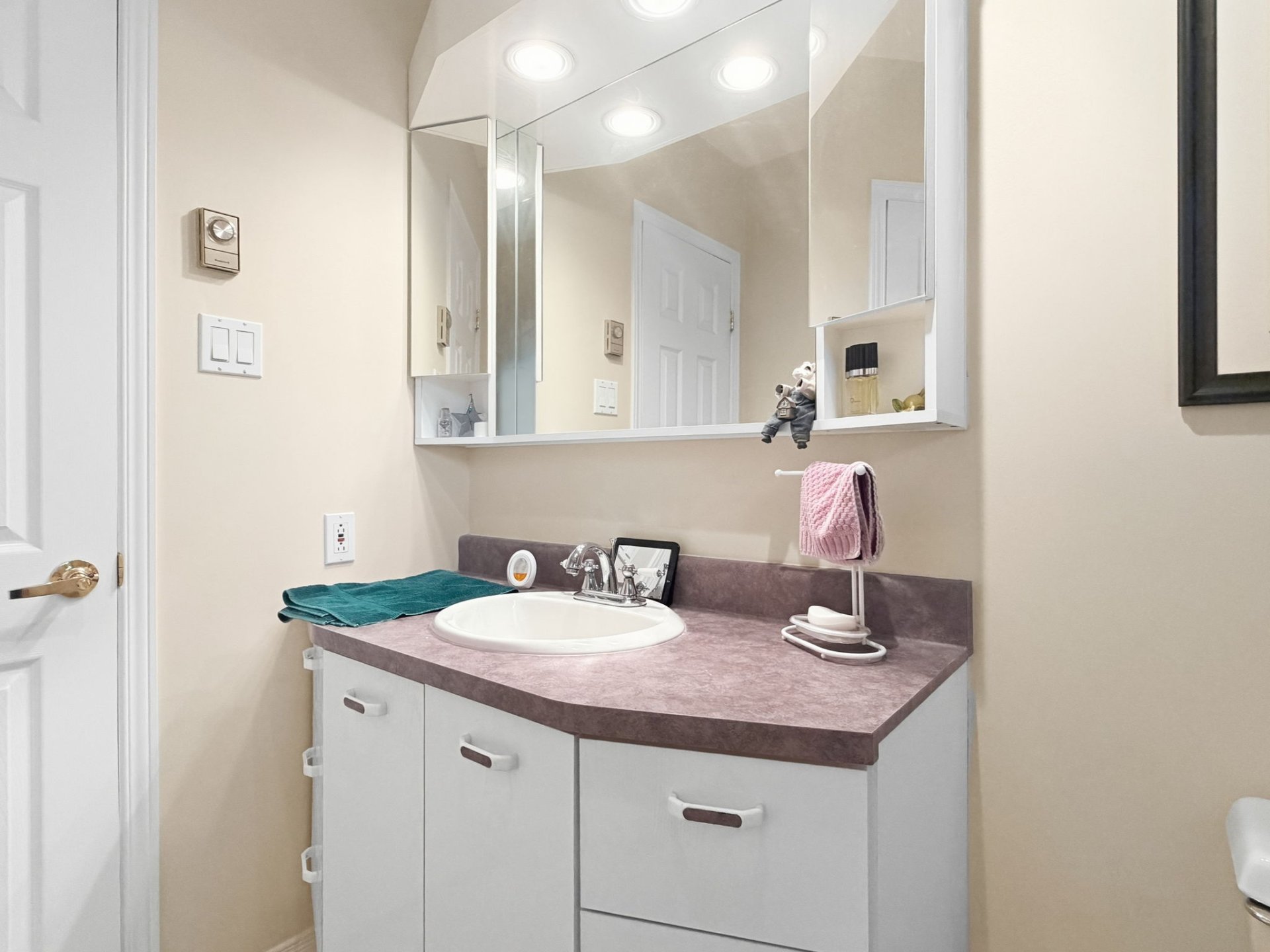 Powder room