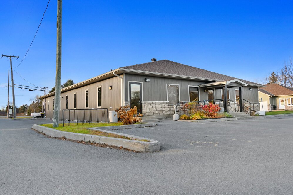 394 Rue Centre 