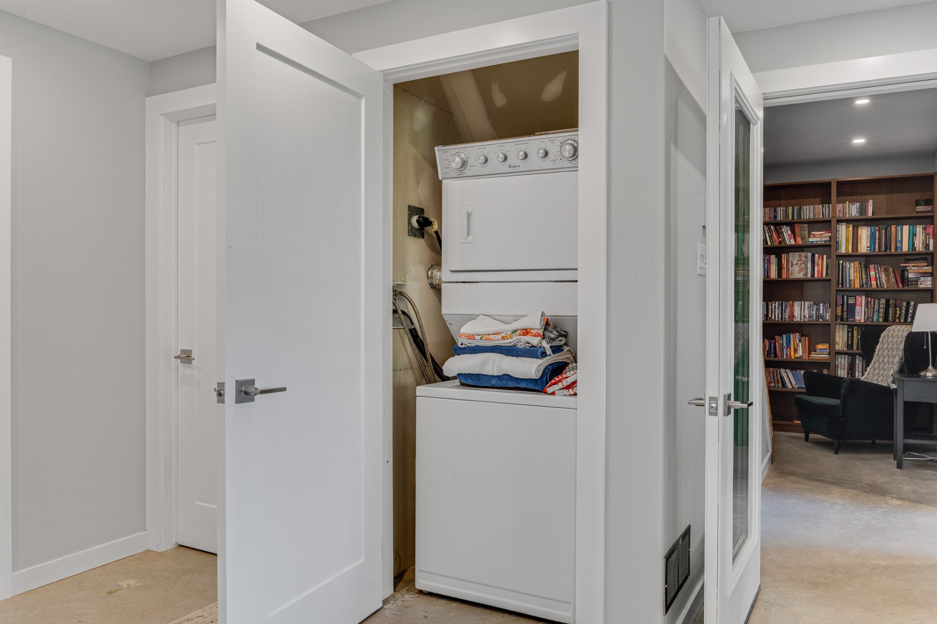 Salle de lavage - Garde-robe salle familliale