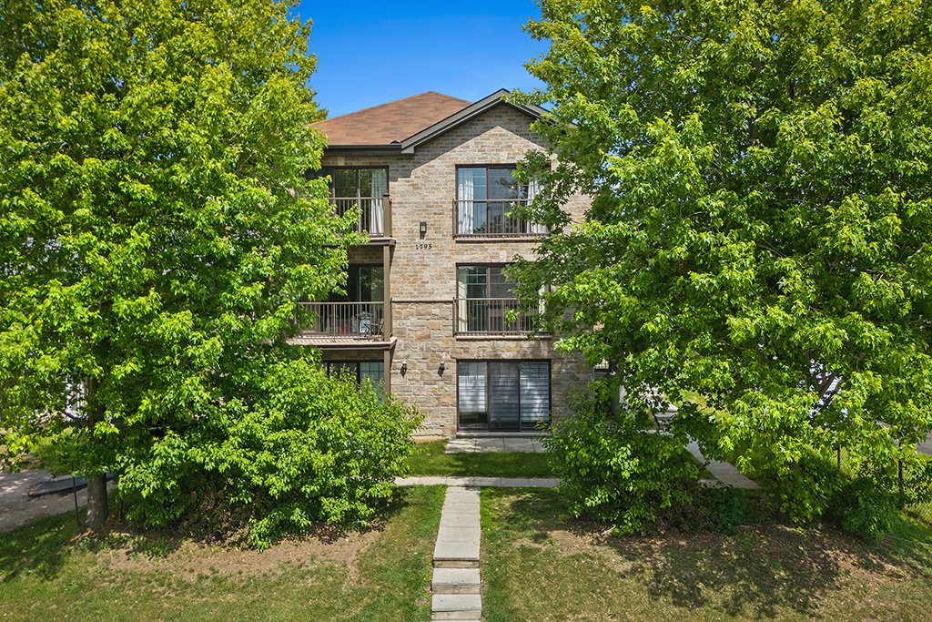 1795 Rue St-Louis 4