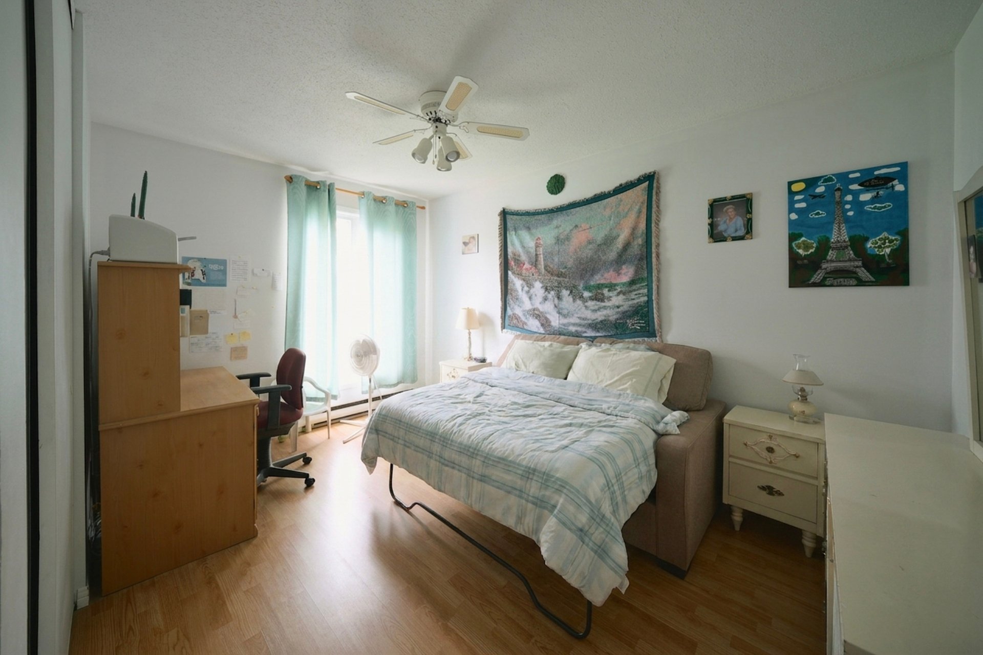 Bedroom - Decluttered photo for visualization