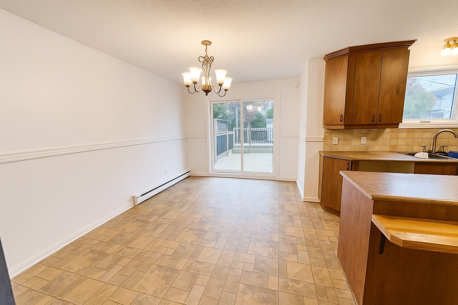 Salle à manger - Photo à titre indicatif