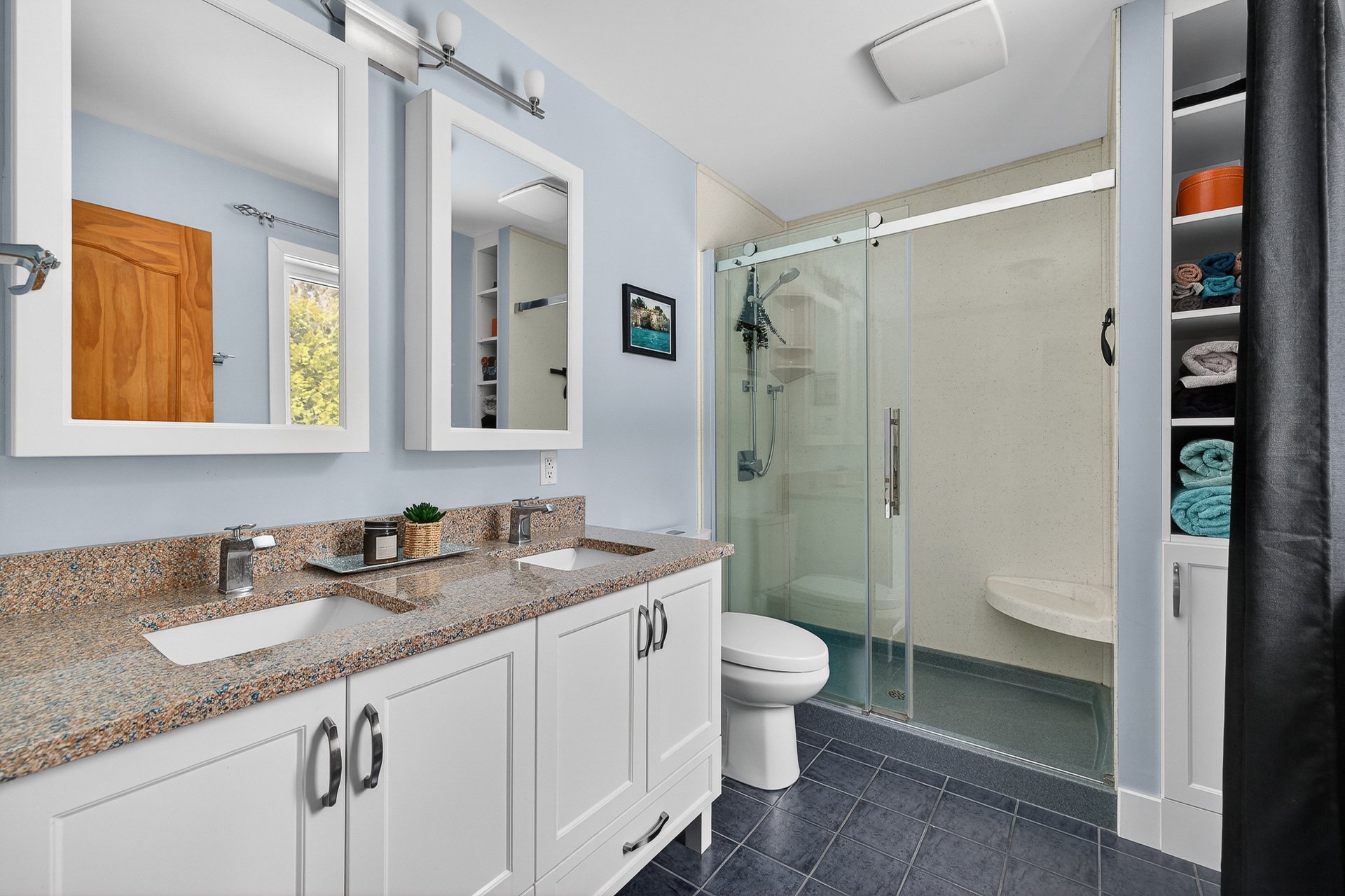 Salle de bains attenante à la CCP