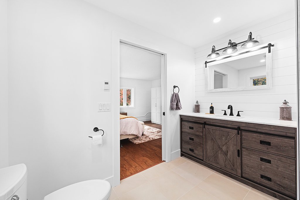 Ensuite bathroom