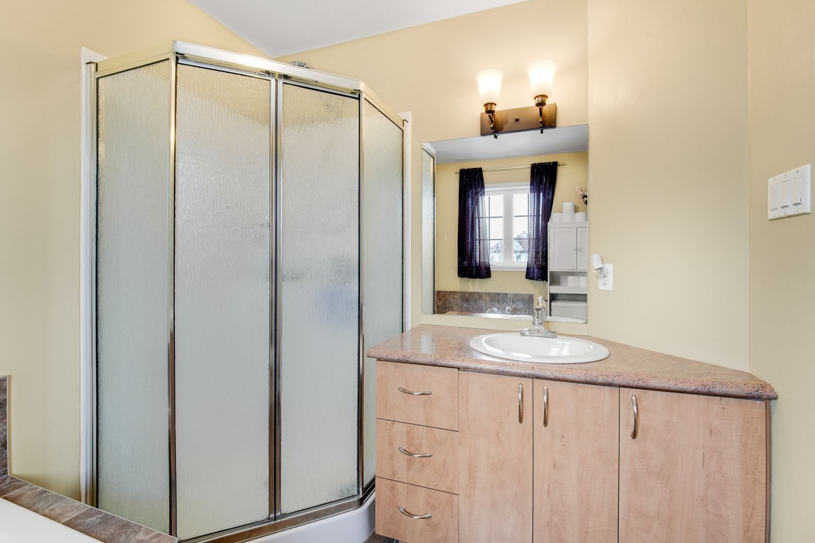 Ensuite bathroom