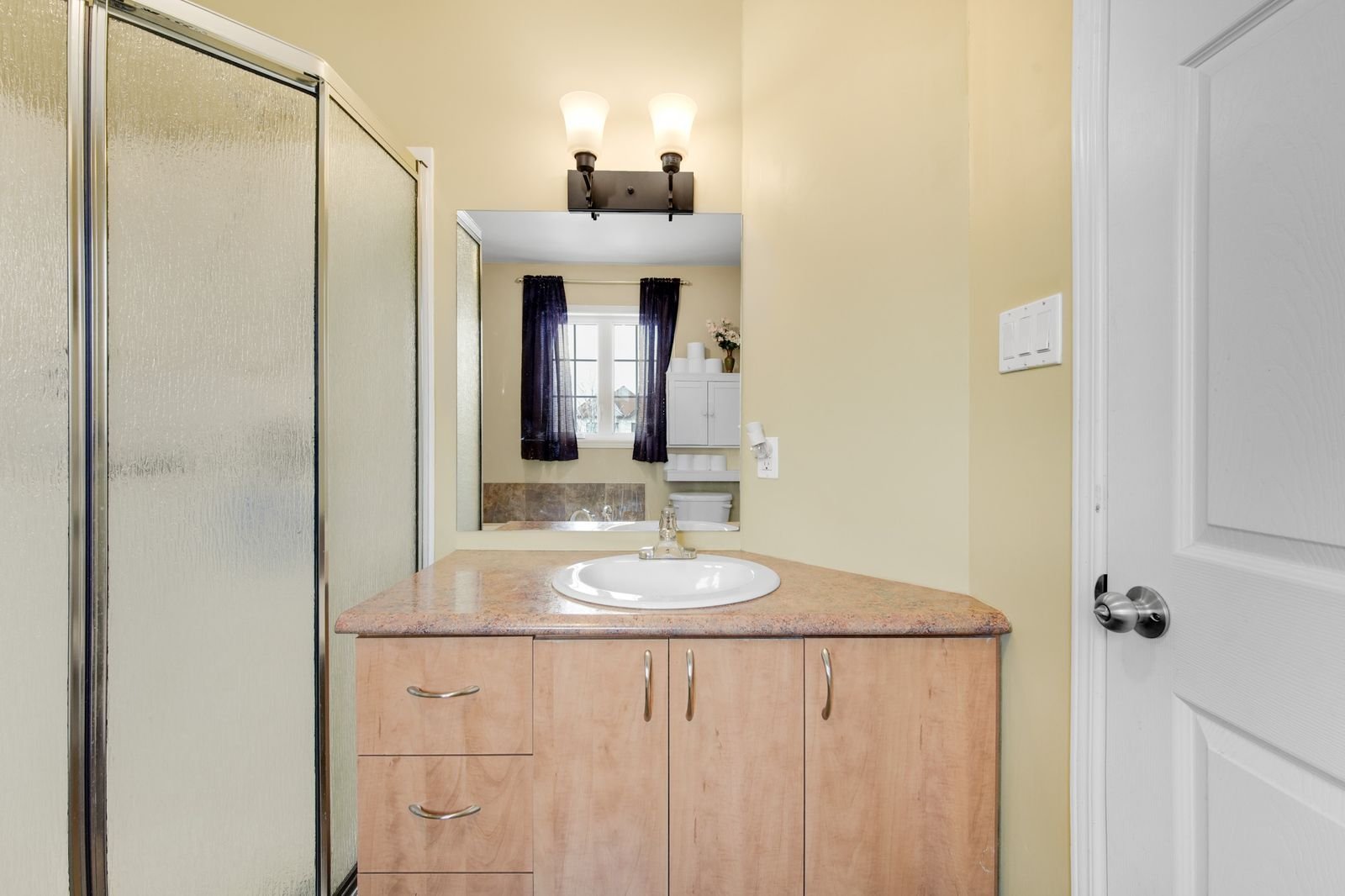 Ensuite bathroom