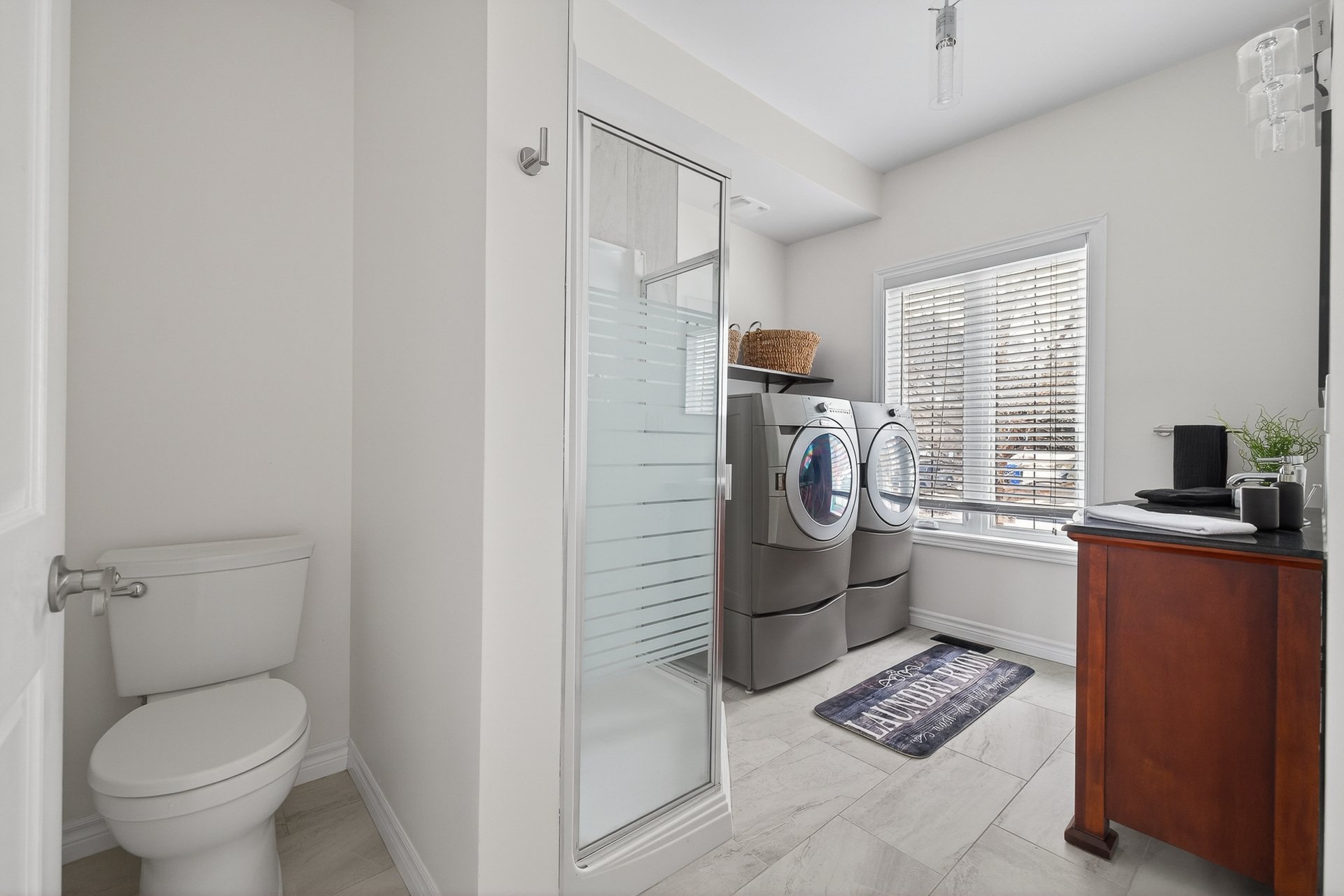 Salle de bains - salle de lavage, rdc