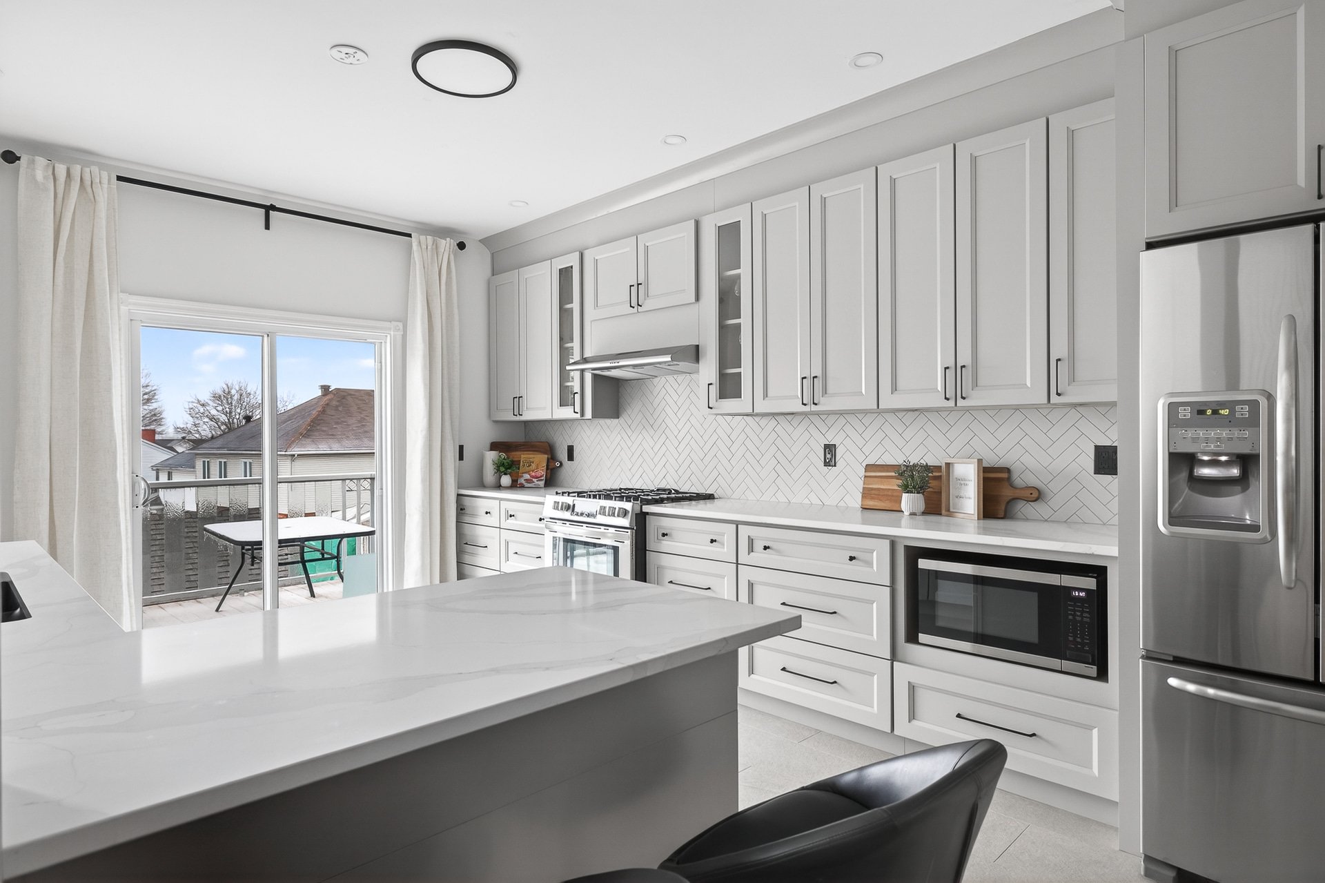 Cuisine - armoires de bois en érable