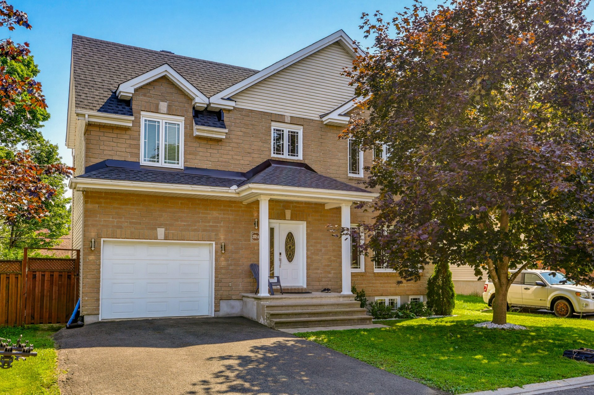 324 Rue Frank-Lynch 