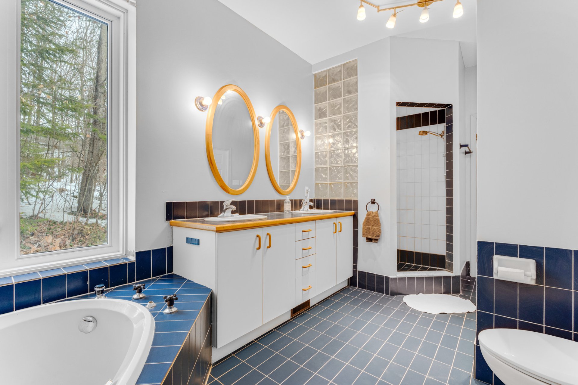 Salle de bains attenante à la CCP