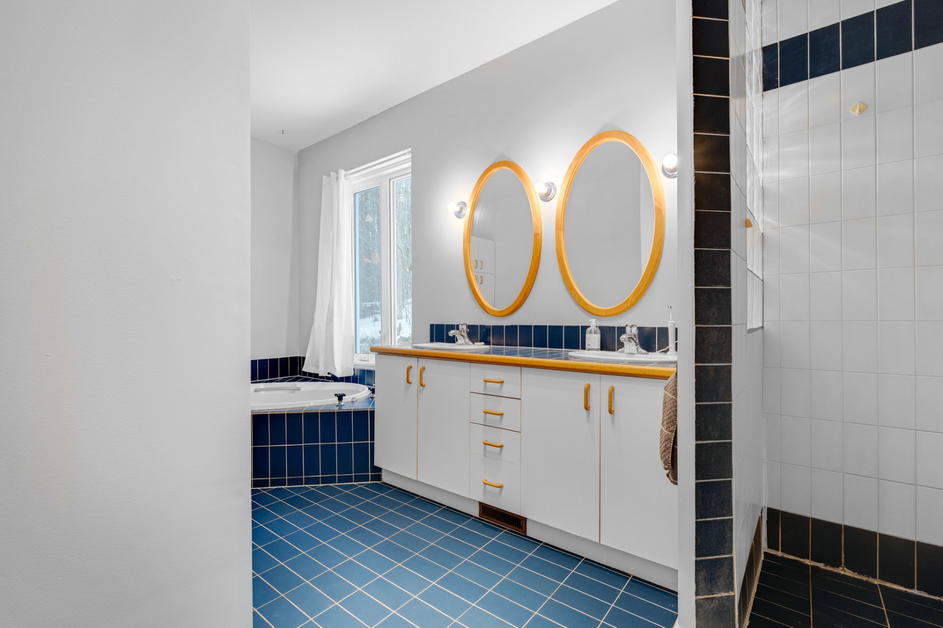 Salle de bains attenante à la CCP