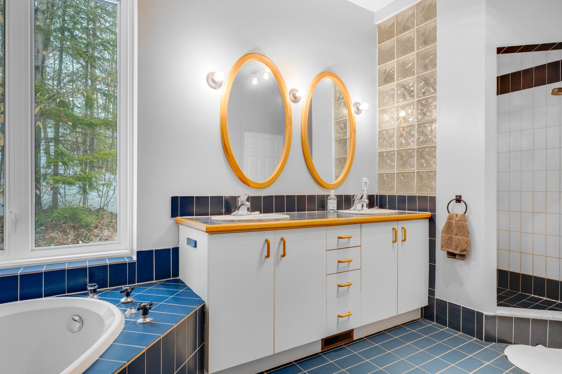 Salle de bains attenante à la CCP