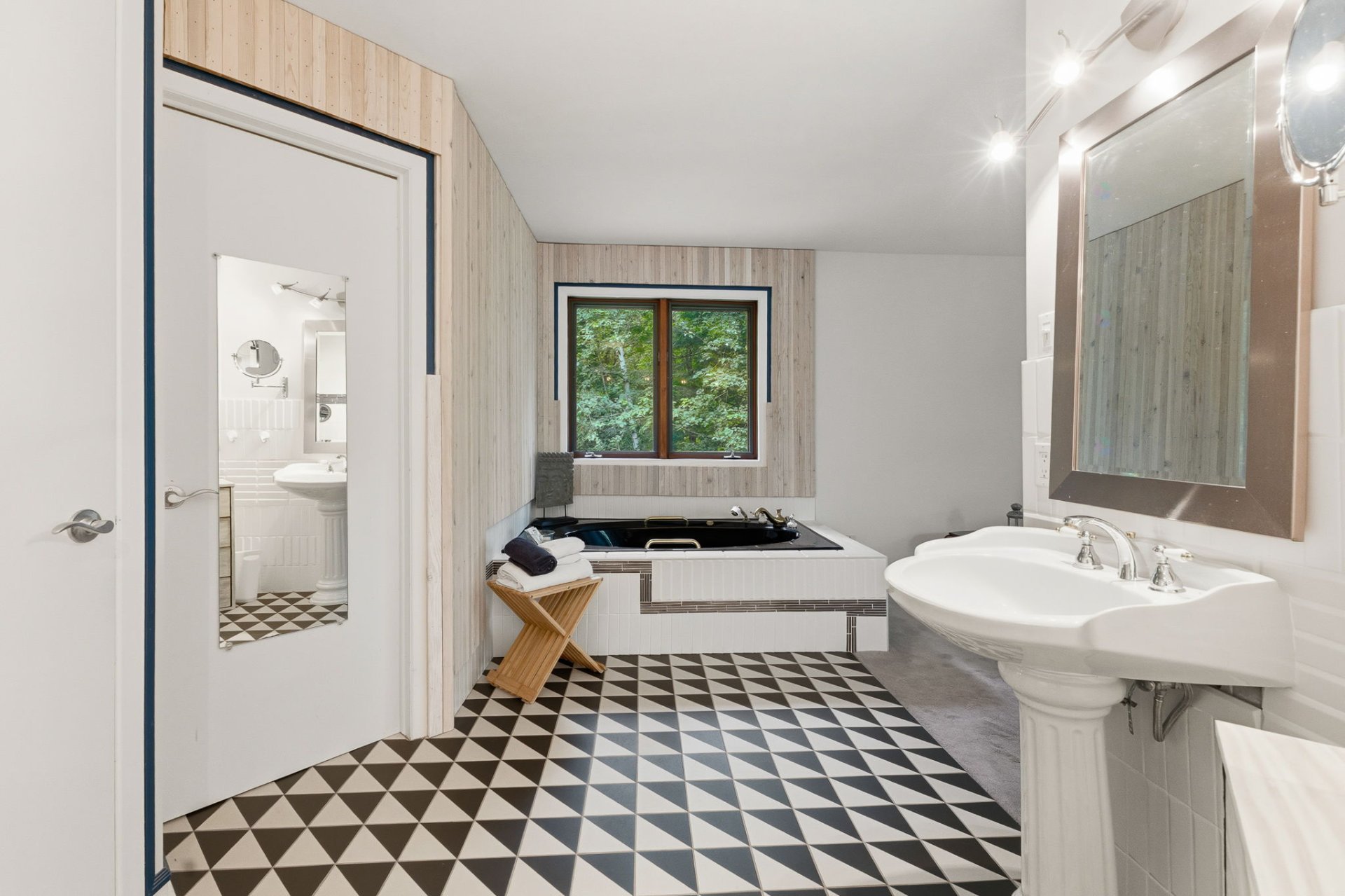 Ensuite bathroom
