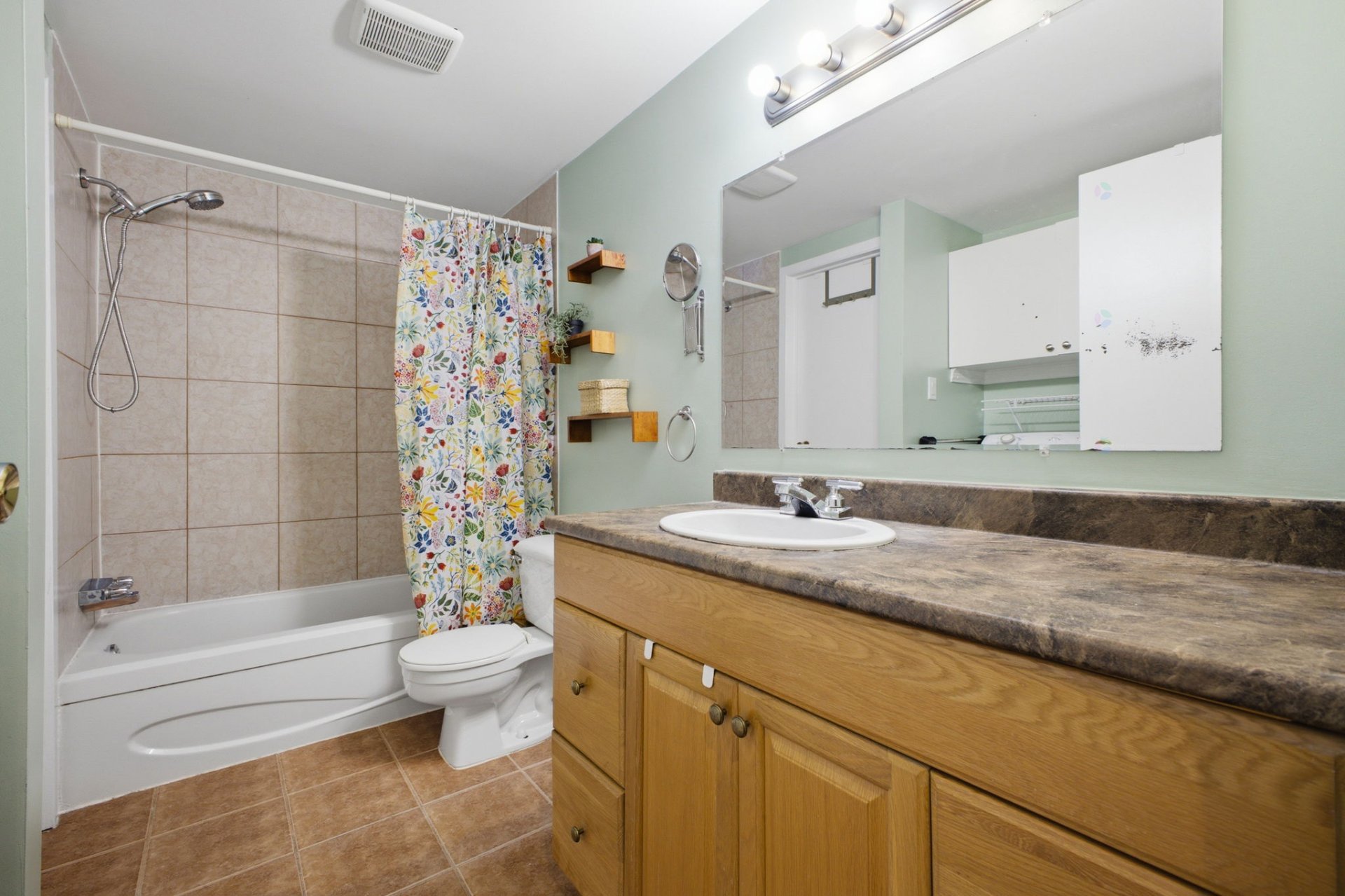Ensuite bathroom