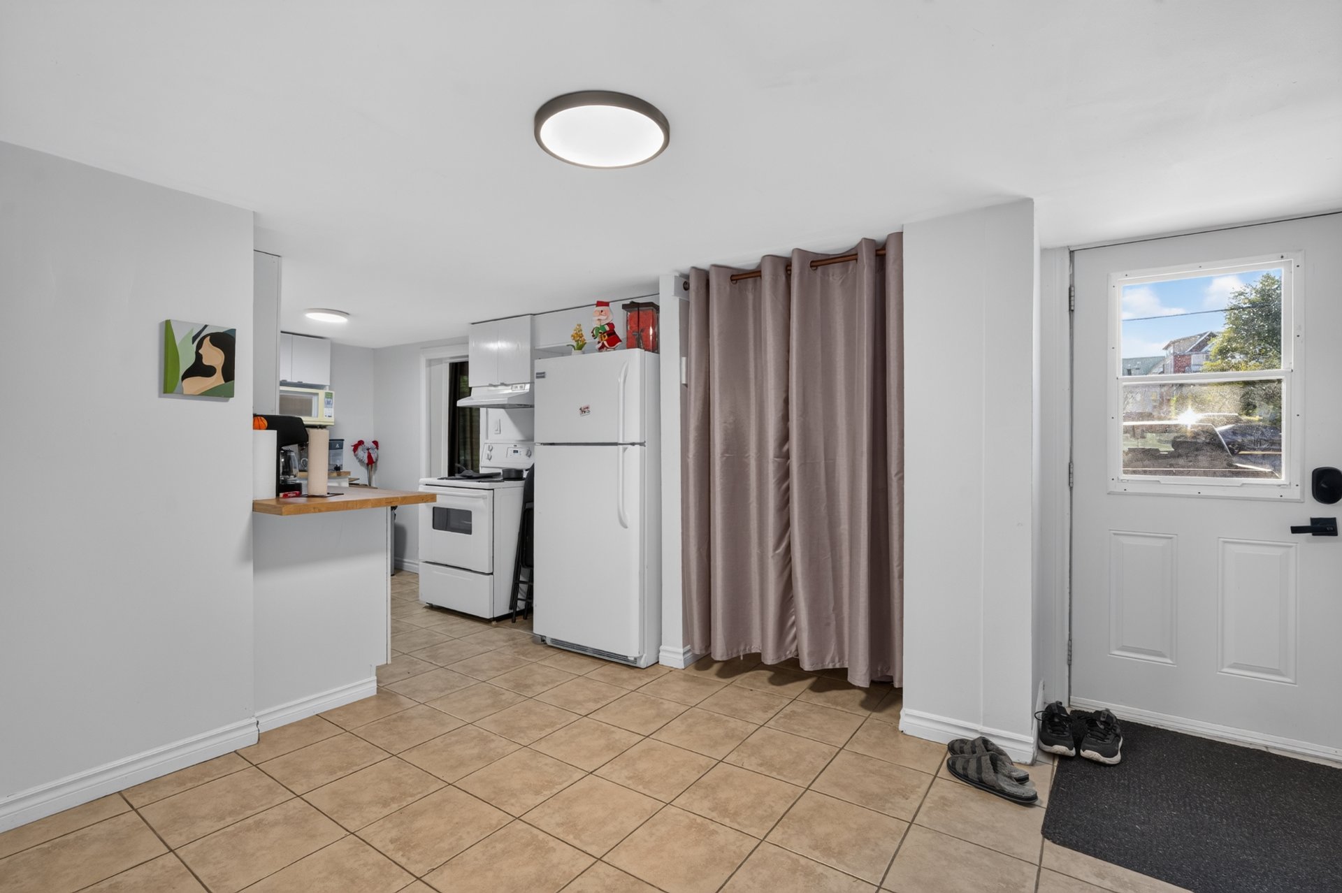 Apt 1