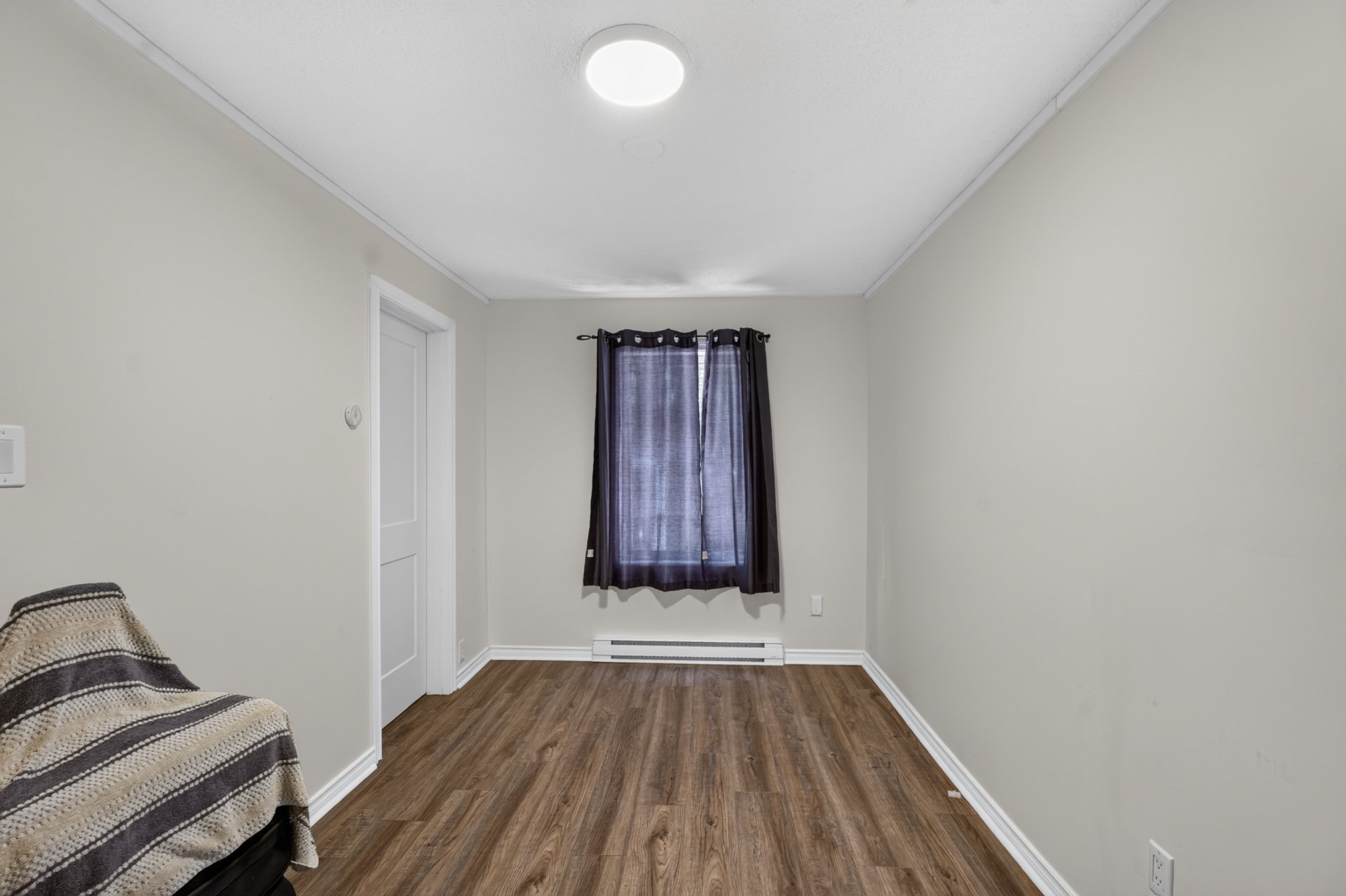Apt 1