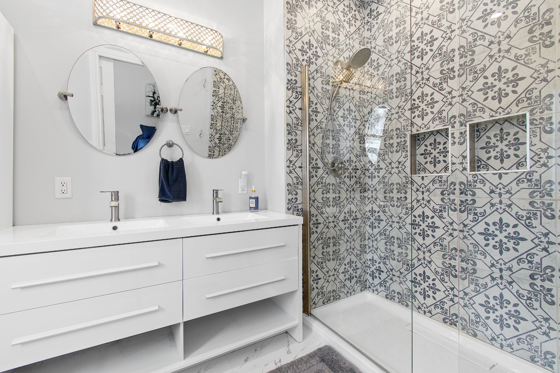 Salle de bains attenante à la CCP