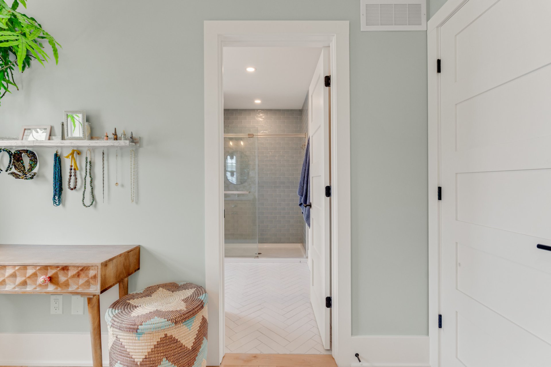 Ensuite bathroom