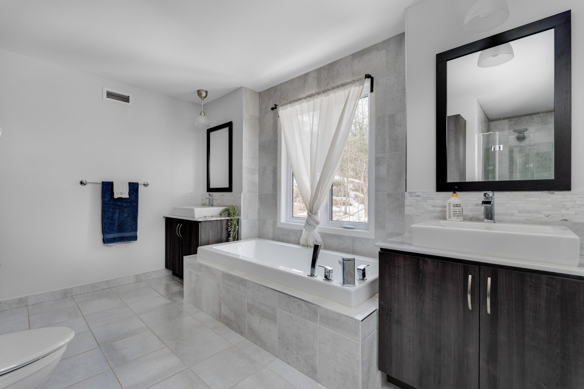 Salle de bains attenante à la CCP