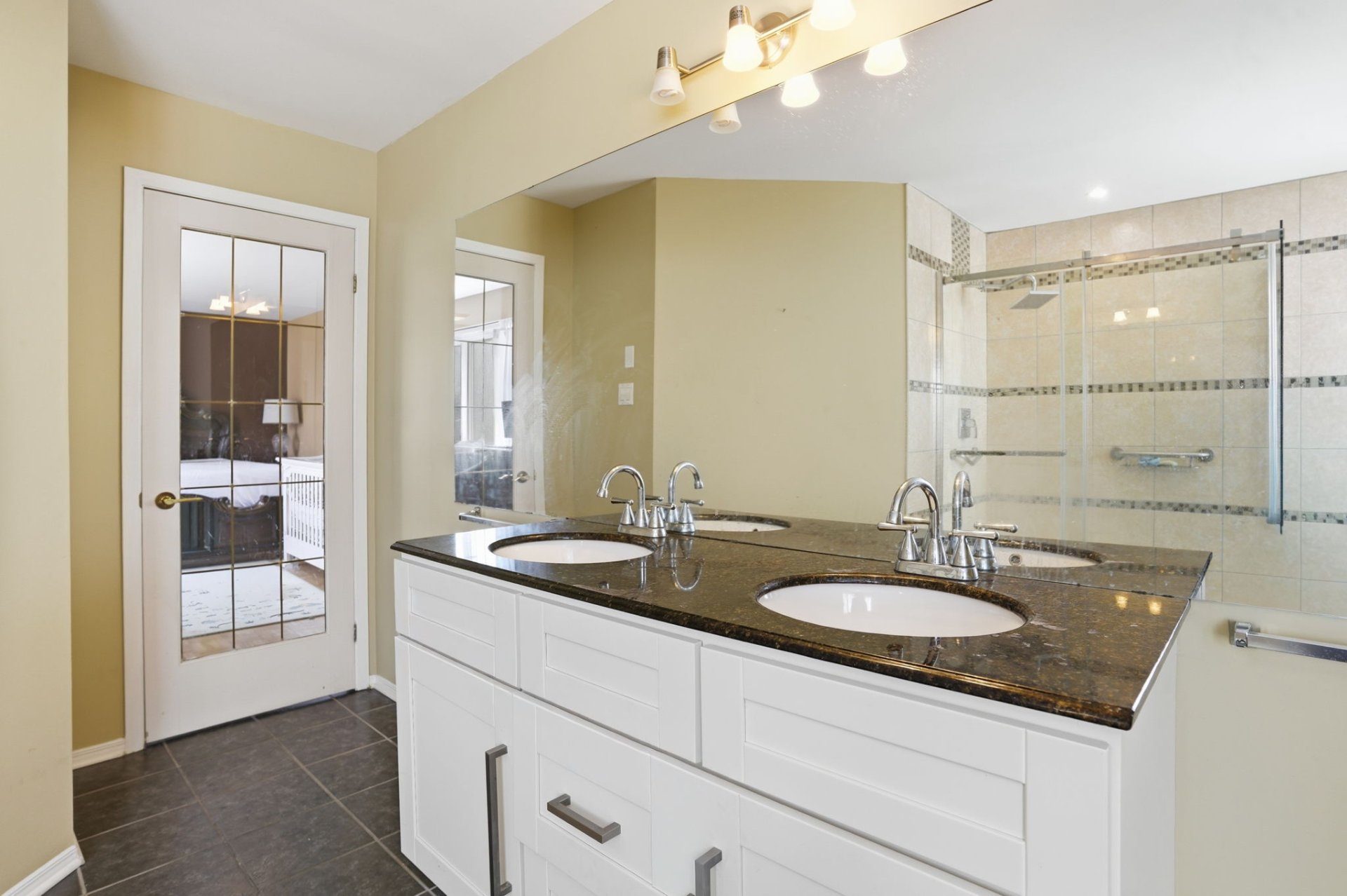 Ensuite bathroom