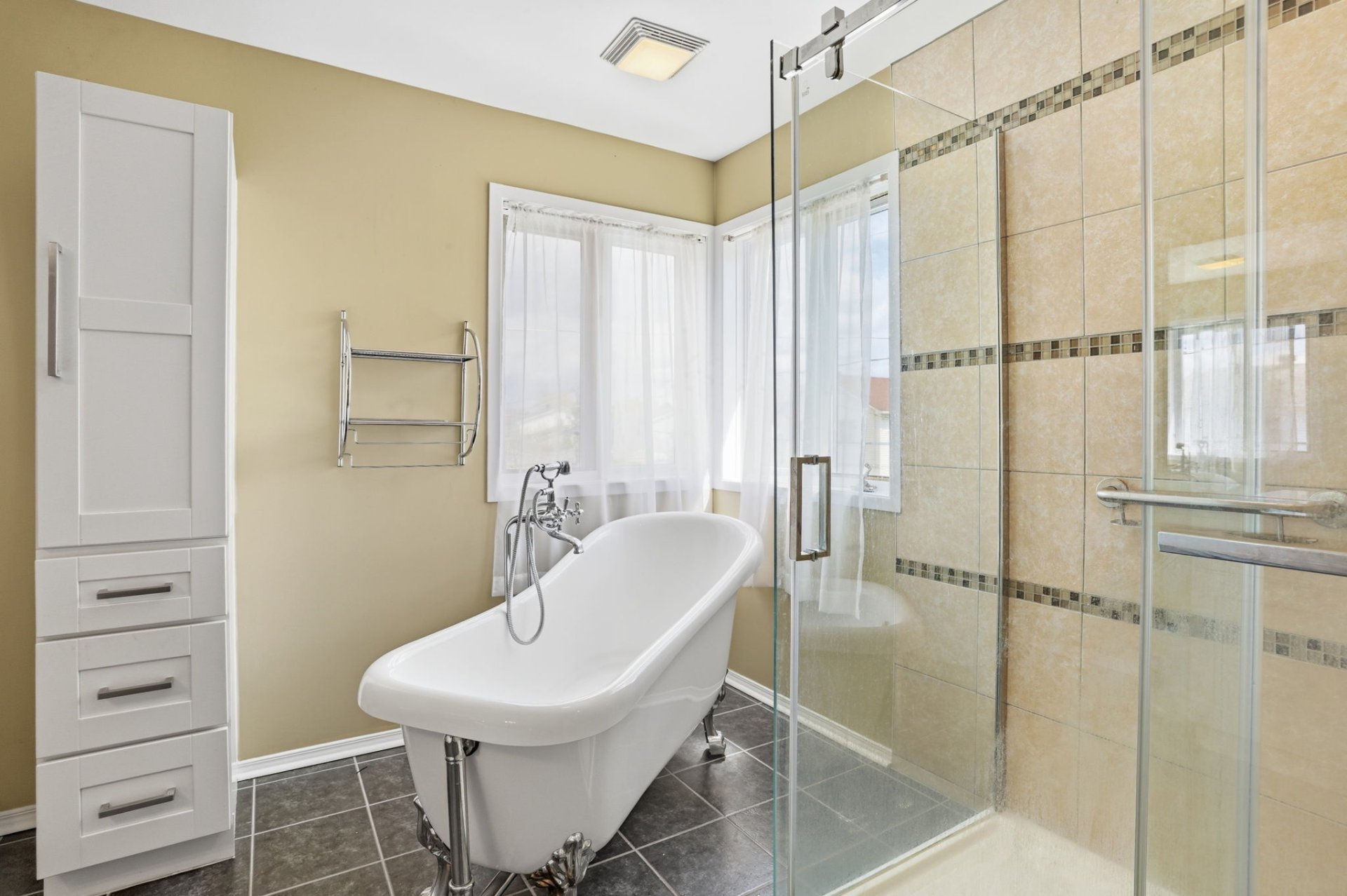Ensuite bathroom