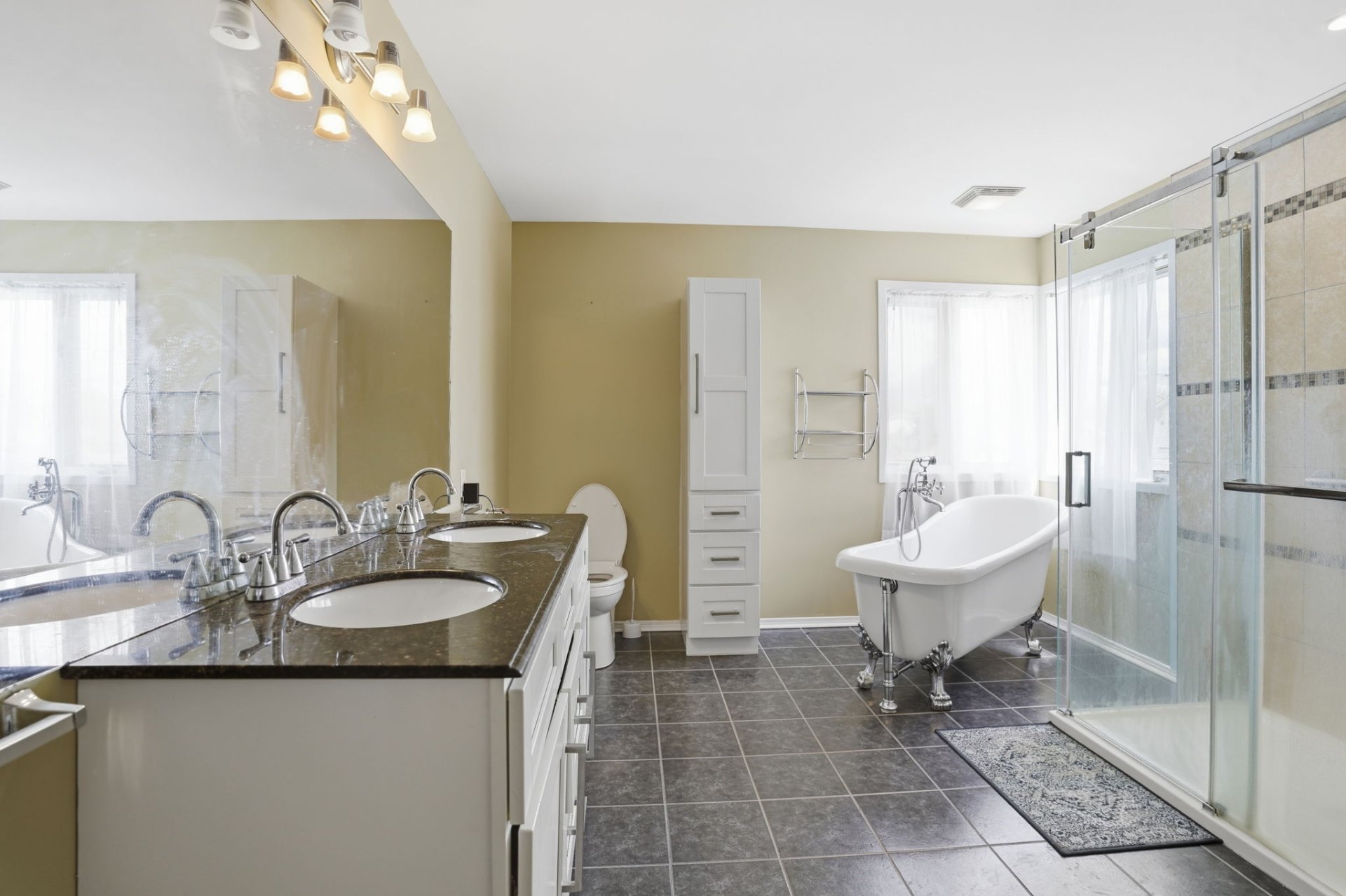 Ensuite bathroom