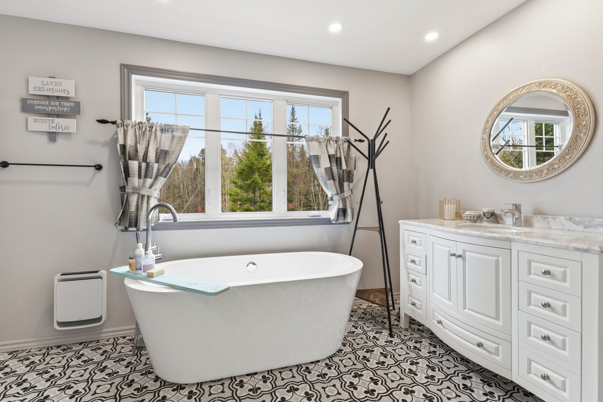 Ensuite bathroom